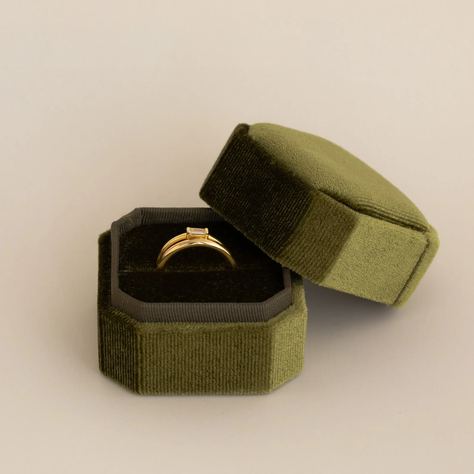 1 Slot Velvet Ring Box - Image 3