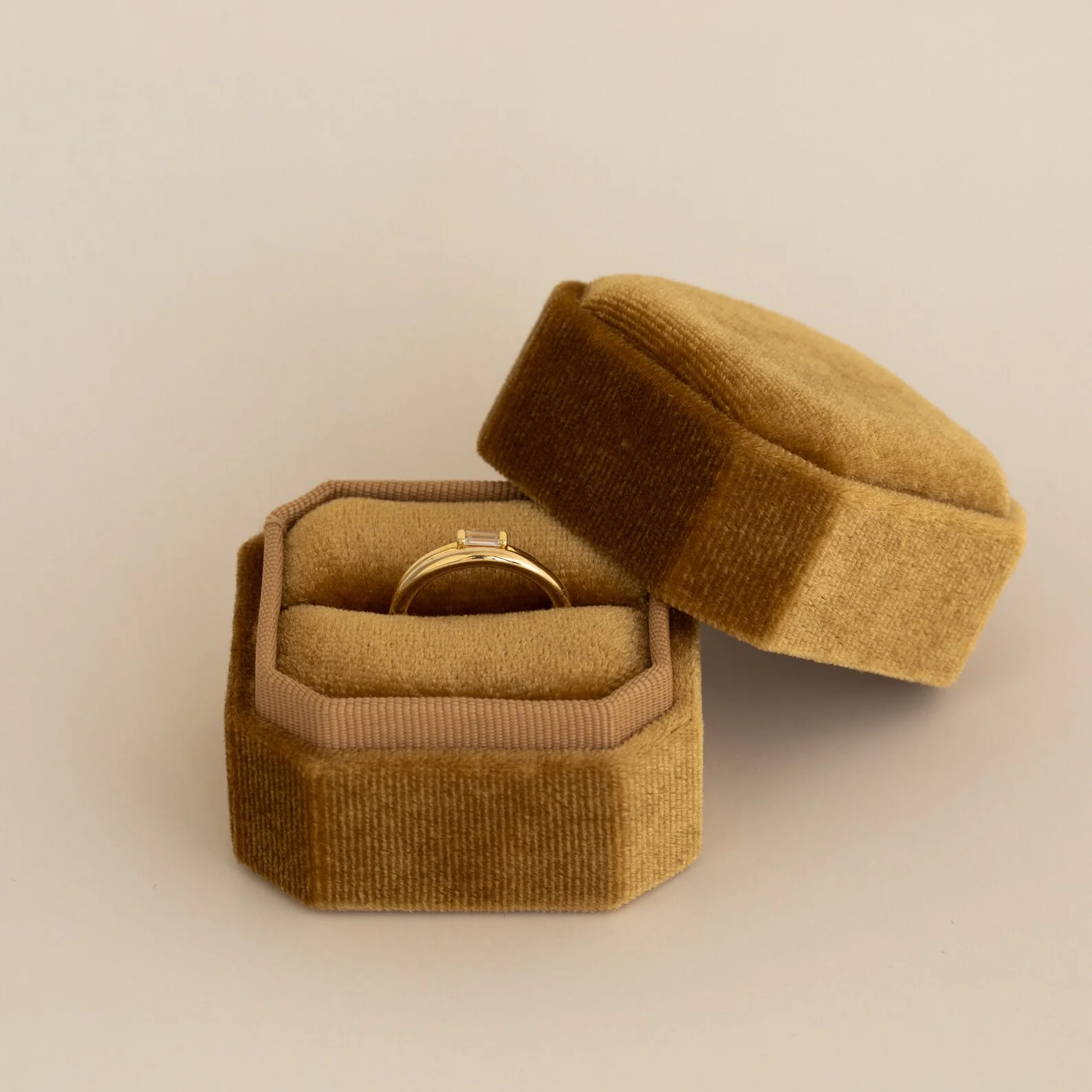 1 Slot Velvet Ring Box - Image 7