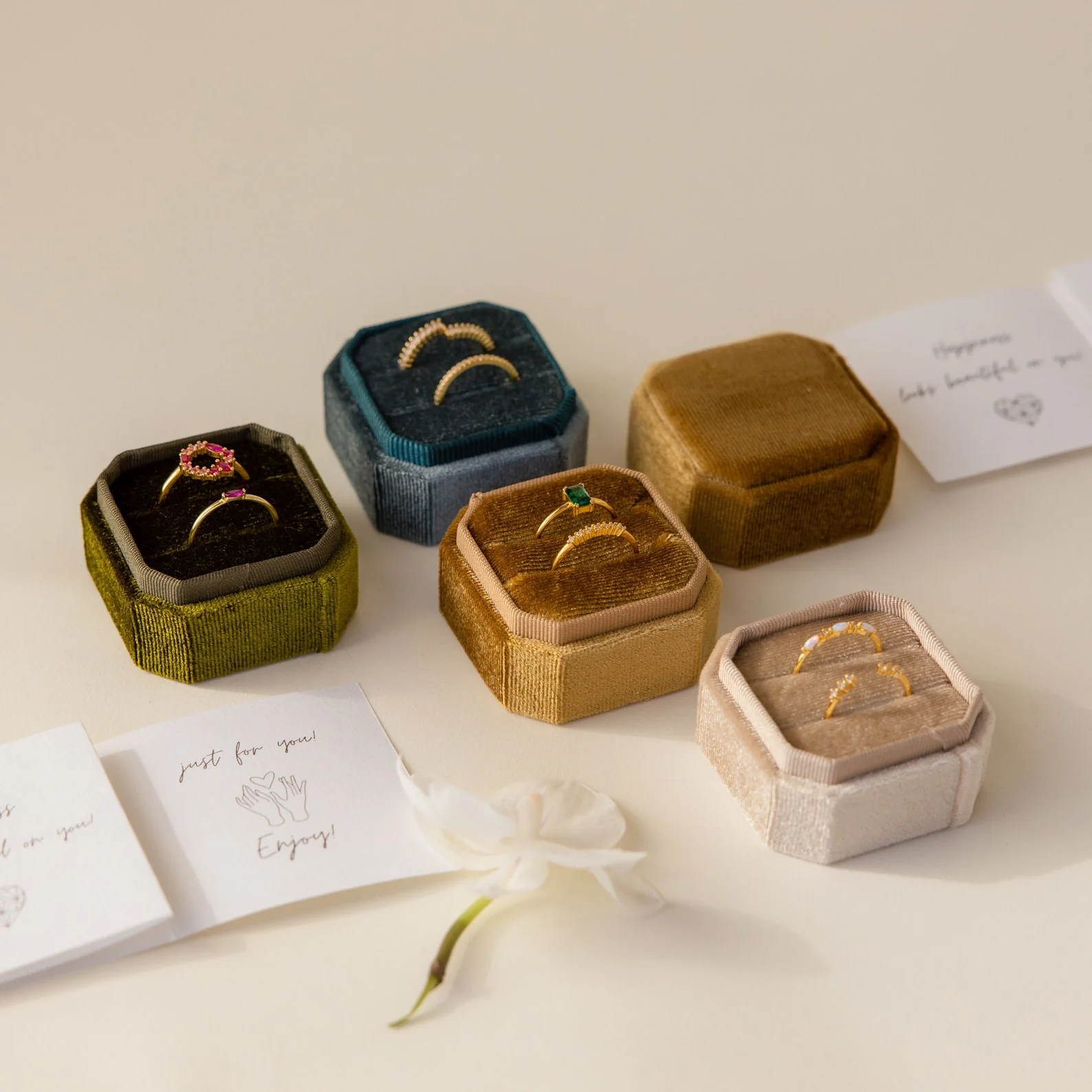 2 Slot Velvet Ring Box - Image 4