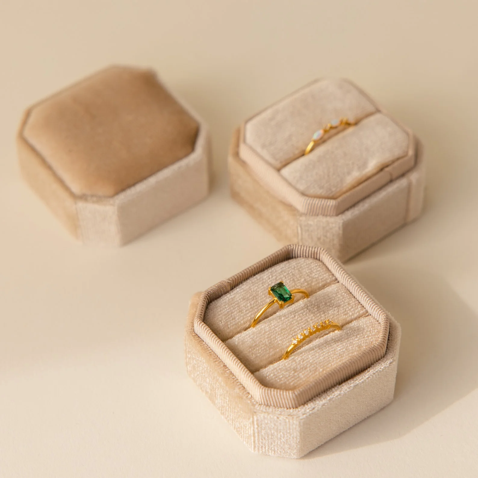 2 Slot Velvet Ring Box - Image 8