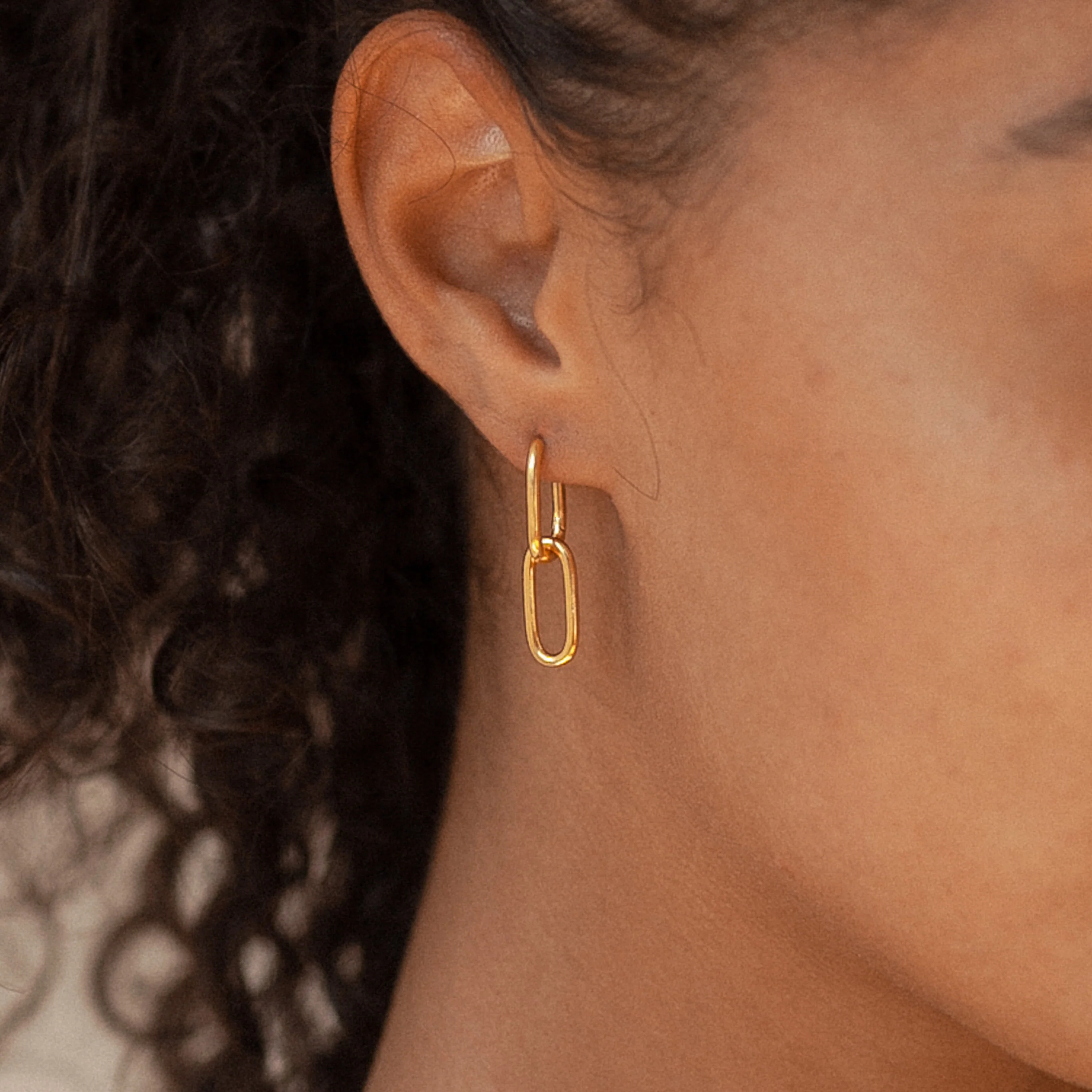 Amanda Link Earrings in 18K Gold - Image 2