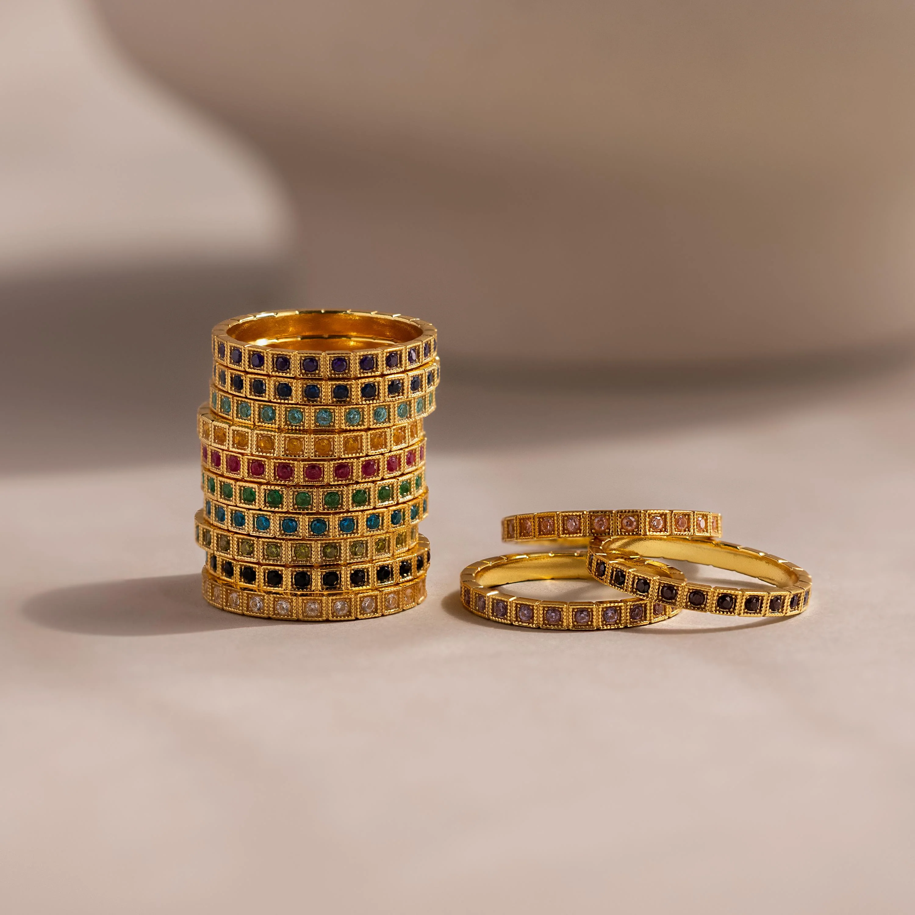 Art Deco Emerald Eternity Ring - Image 6