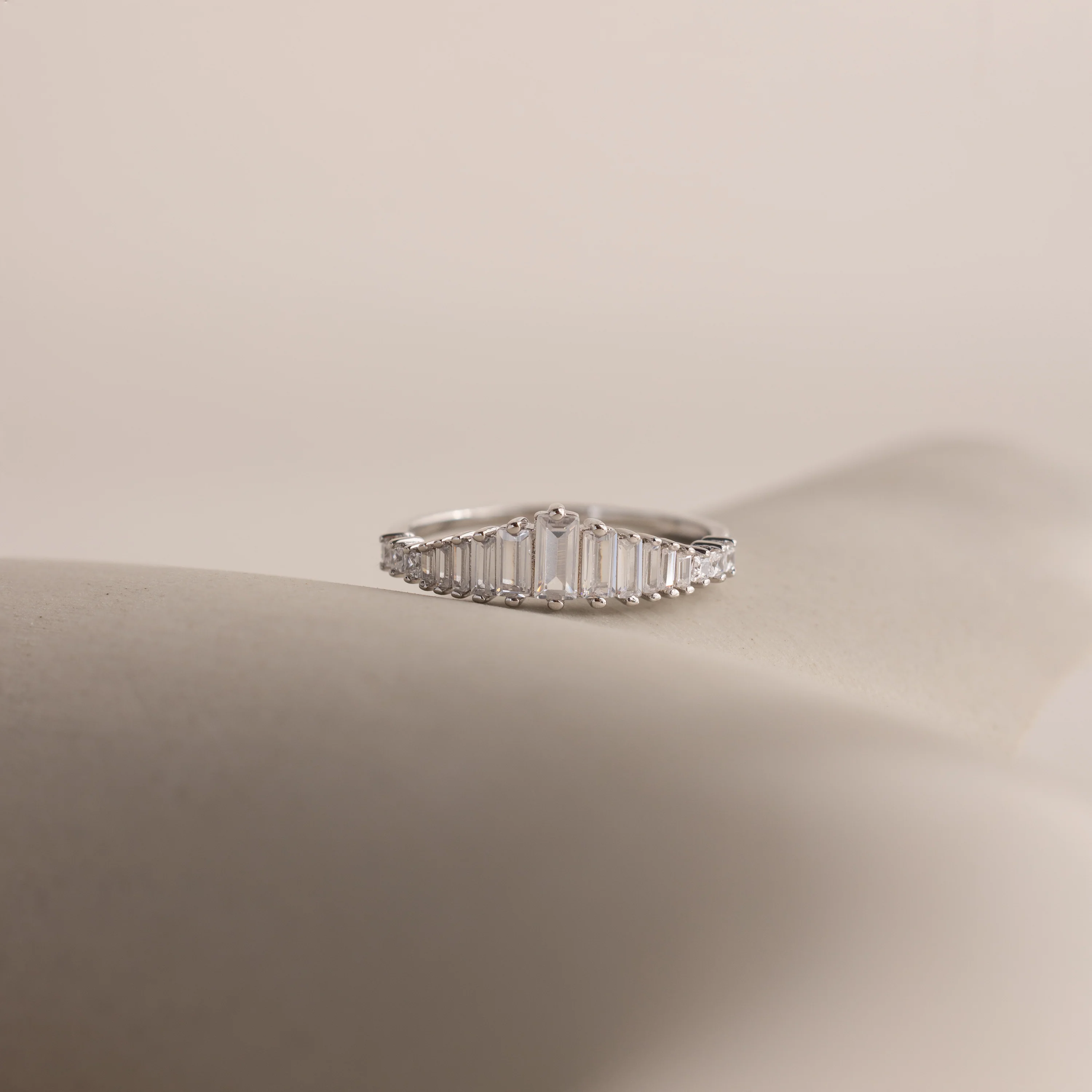 Art Deco Diamond Ring in Silver - Image 6
