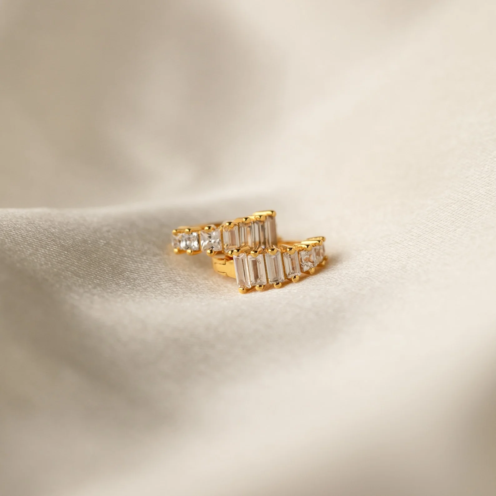 Art Deco Huggies in 18K Gold - Image 4