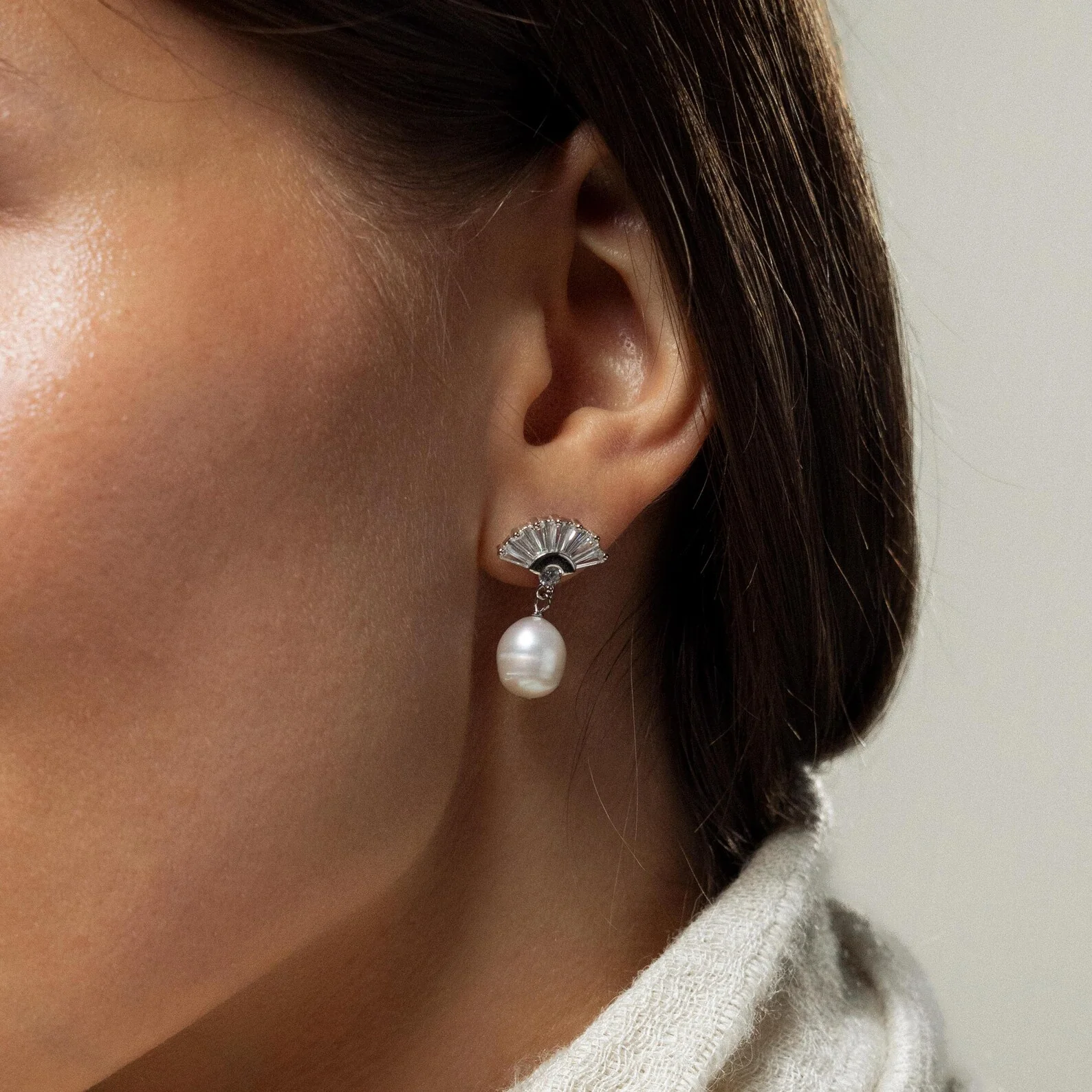 Art Deco Pearl Drop Earrings - Image 4