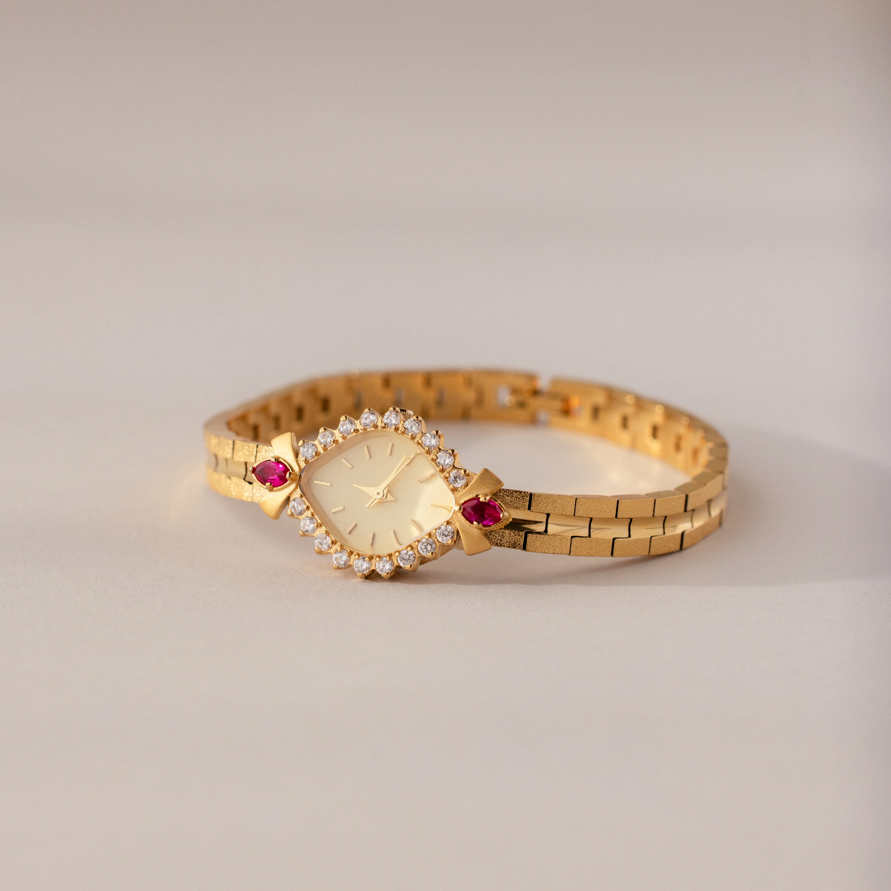 Art Deco Ruby Timepiece - Image 7