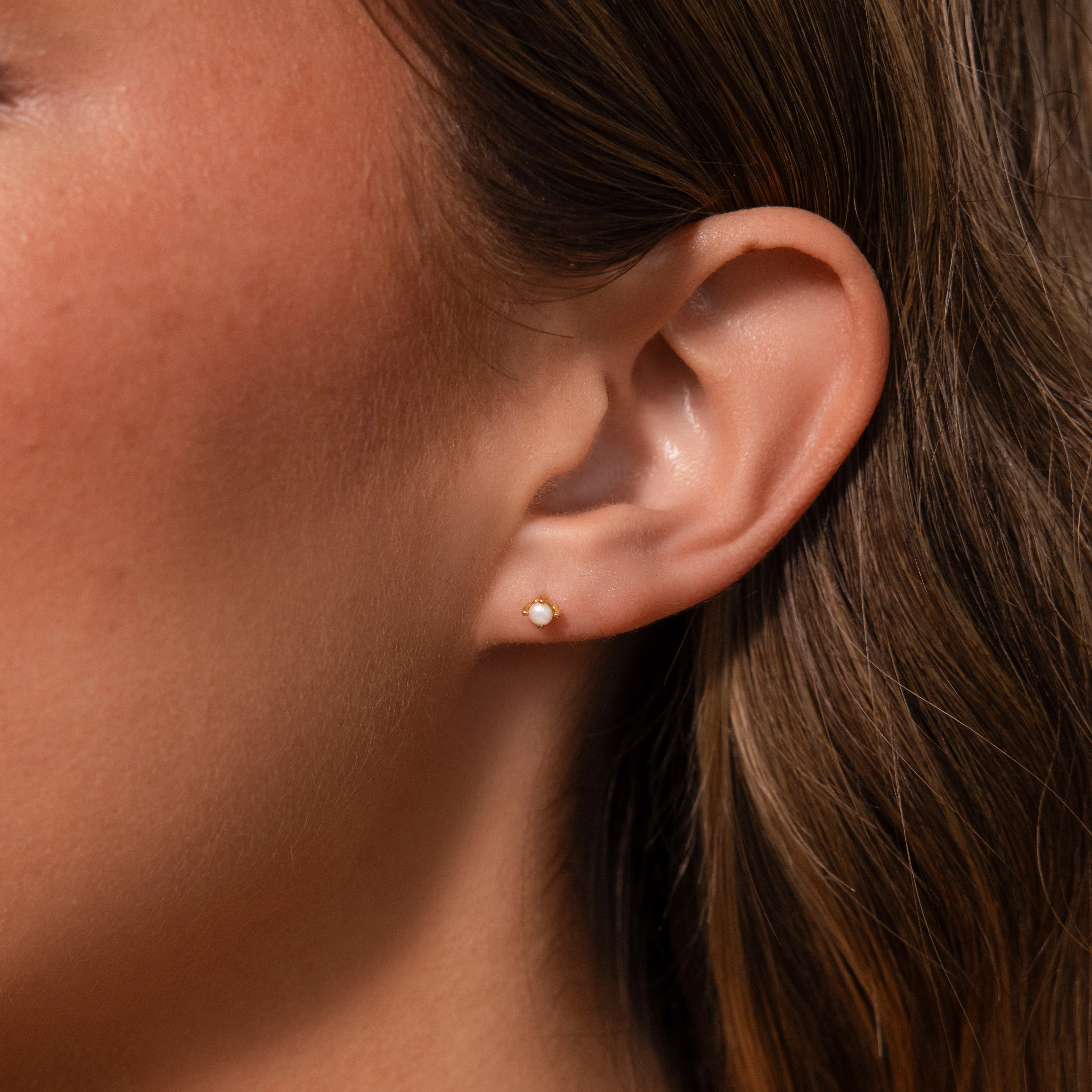 Baby Venus Flatback Studs in 18K Gold - Image 2