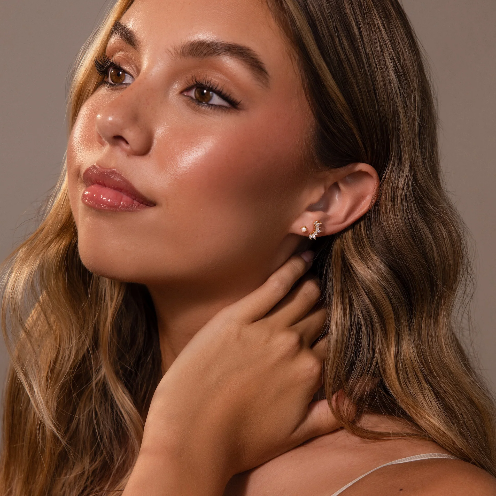 Baby Venus Flatback Studs in 18K Gold - Image 6