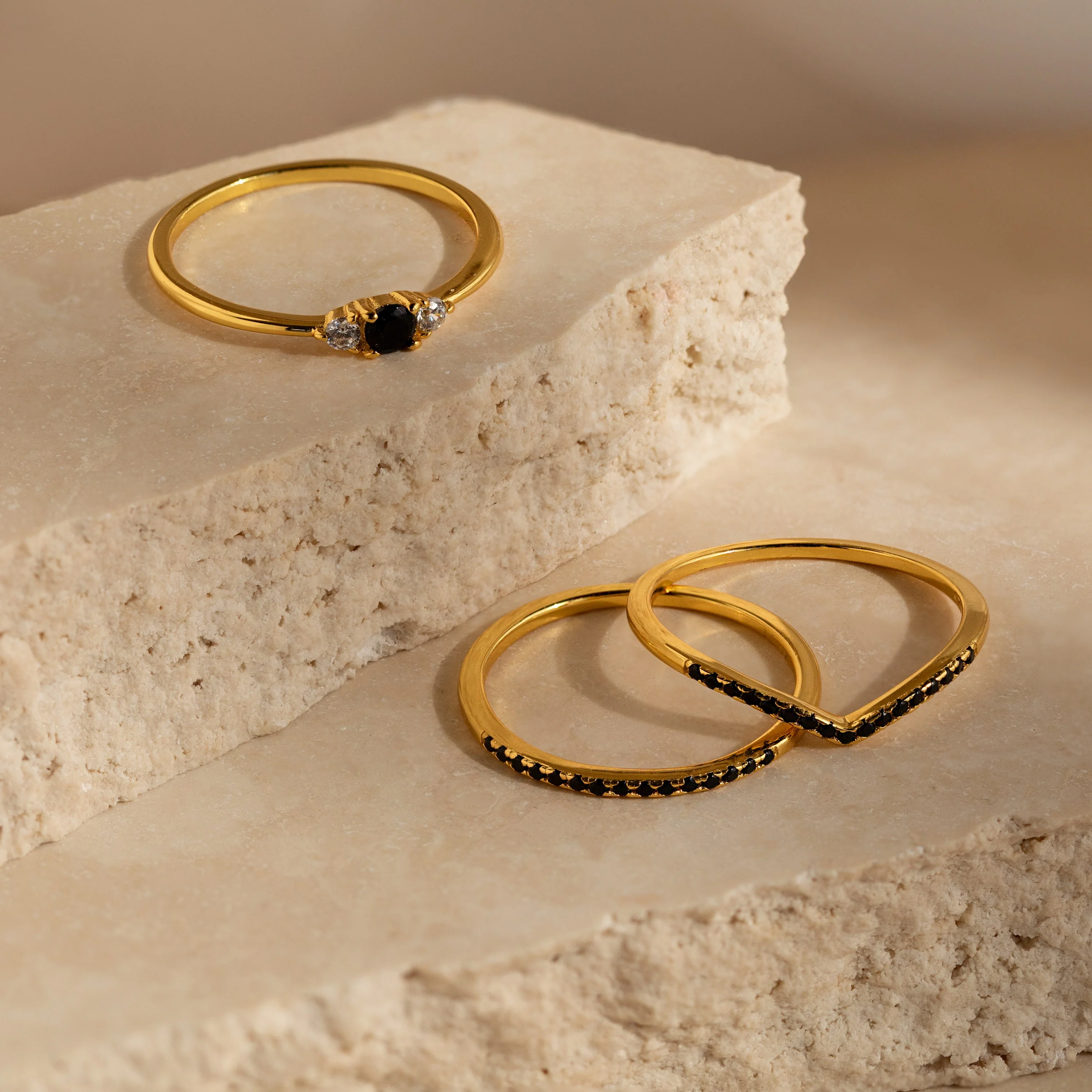 Black Curve Ring Set - Image 6
