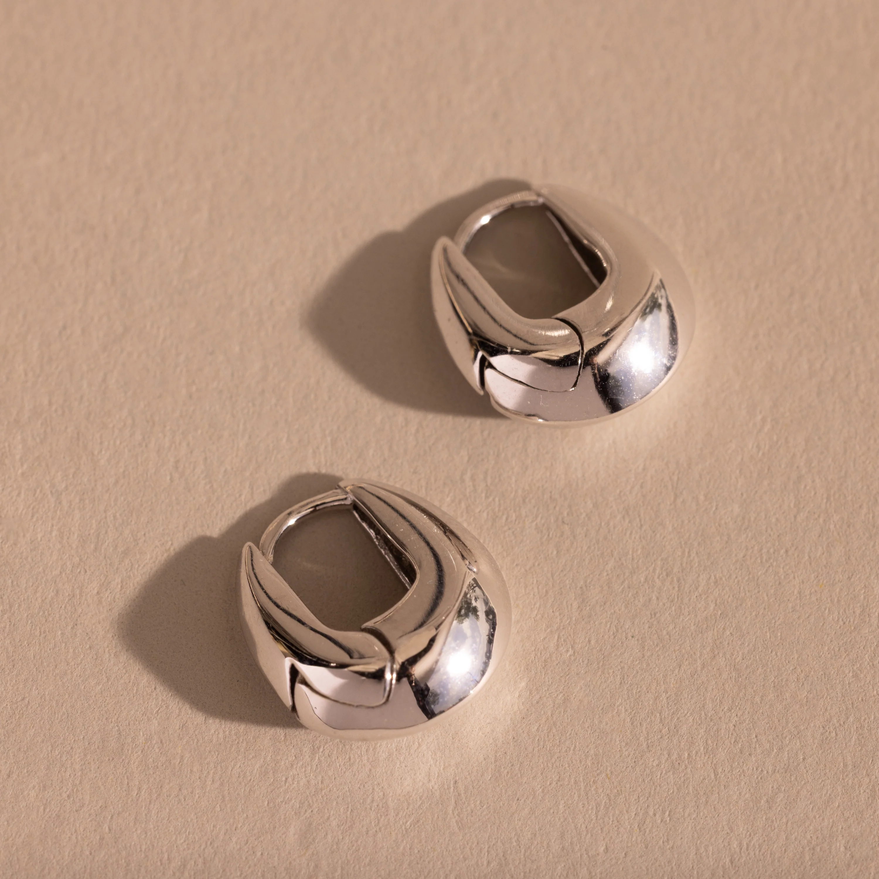 Bold Oval Huggies in Silver - Image 3