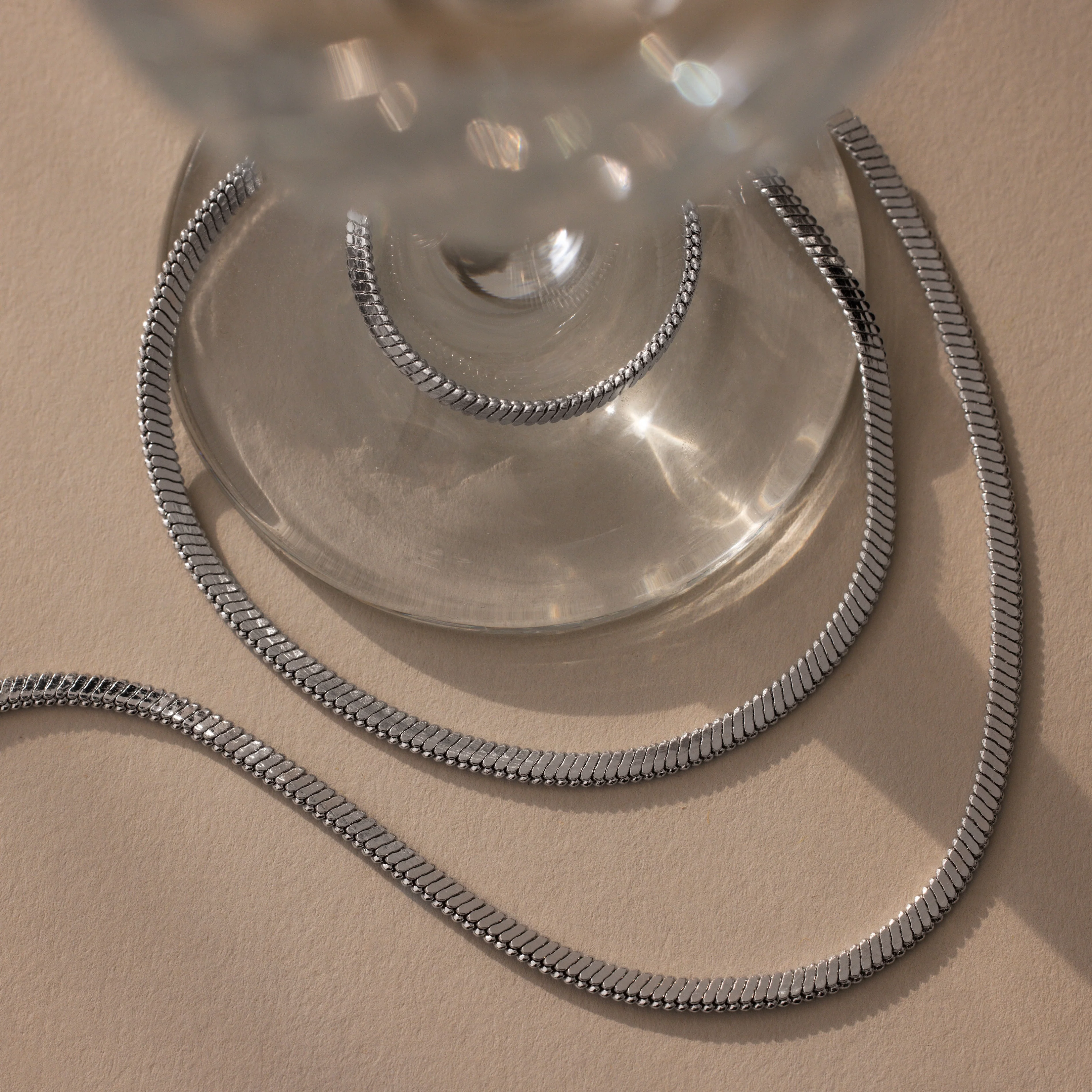 Bold Snake Chain Necklace in Silver - Image 5