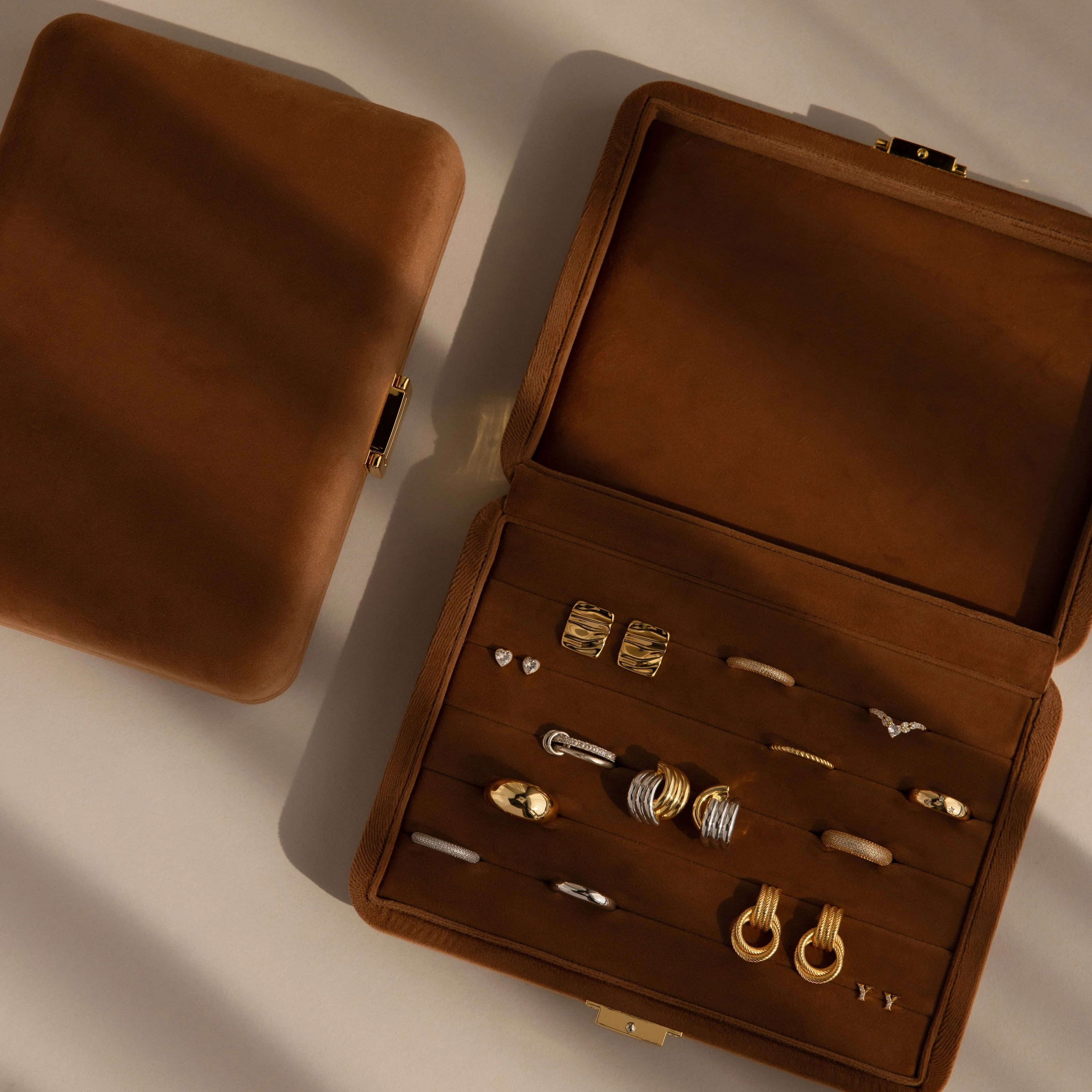 Brown Rectangle Velvet Jewelry Case - Image 6