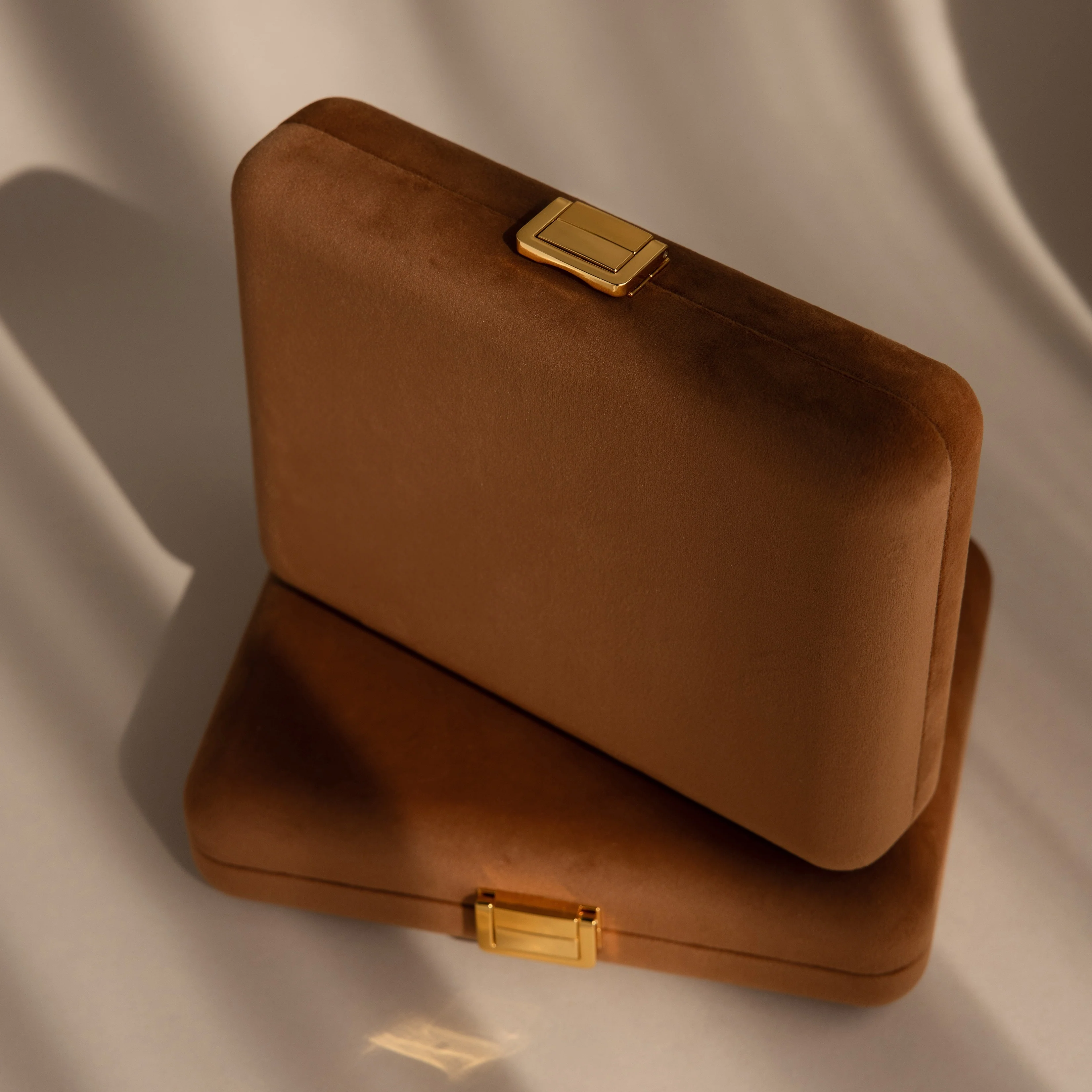 Brown Rectangle Velvet Jewelry Case - Image 7