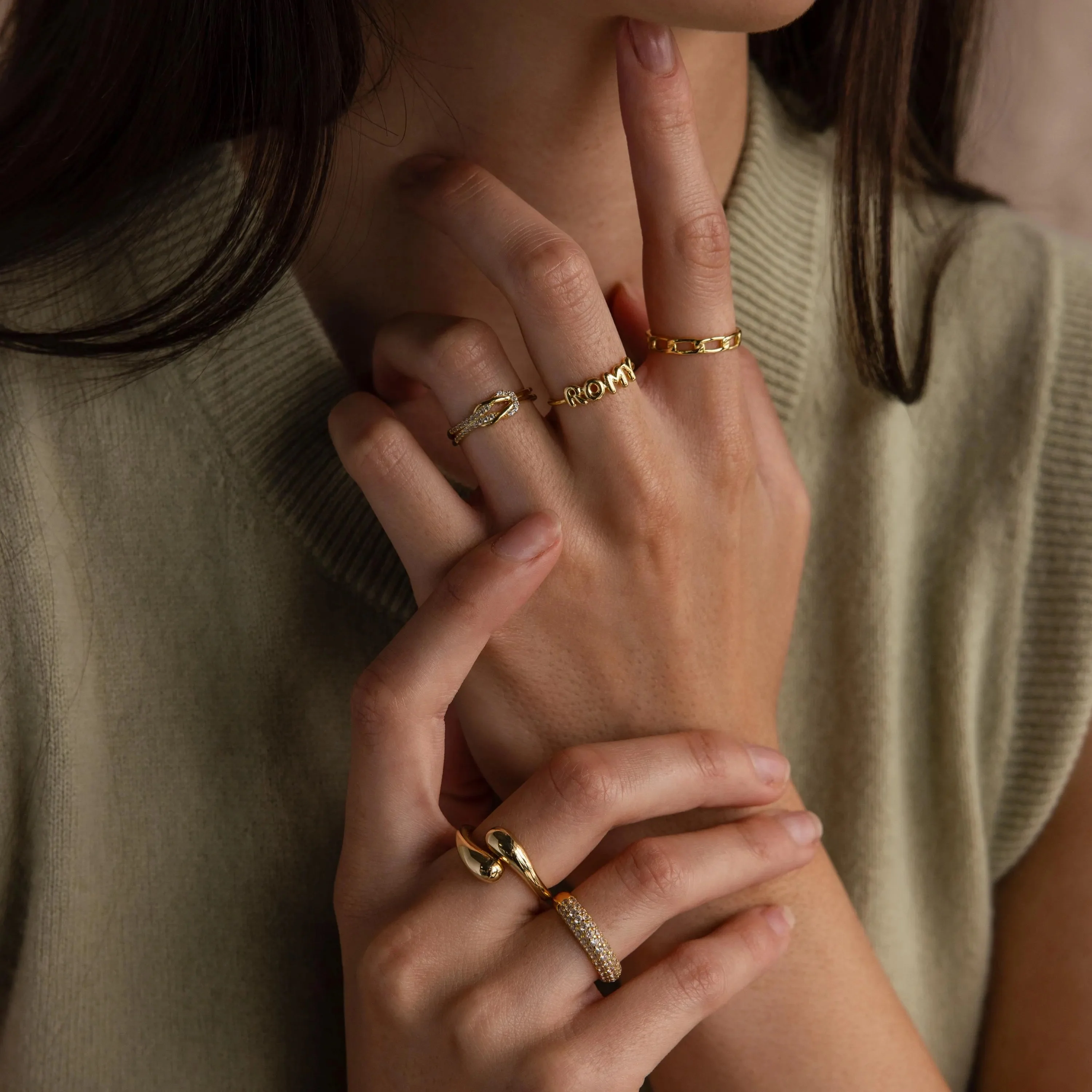 Bubble Name Ring in 18K Gold - Image 4