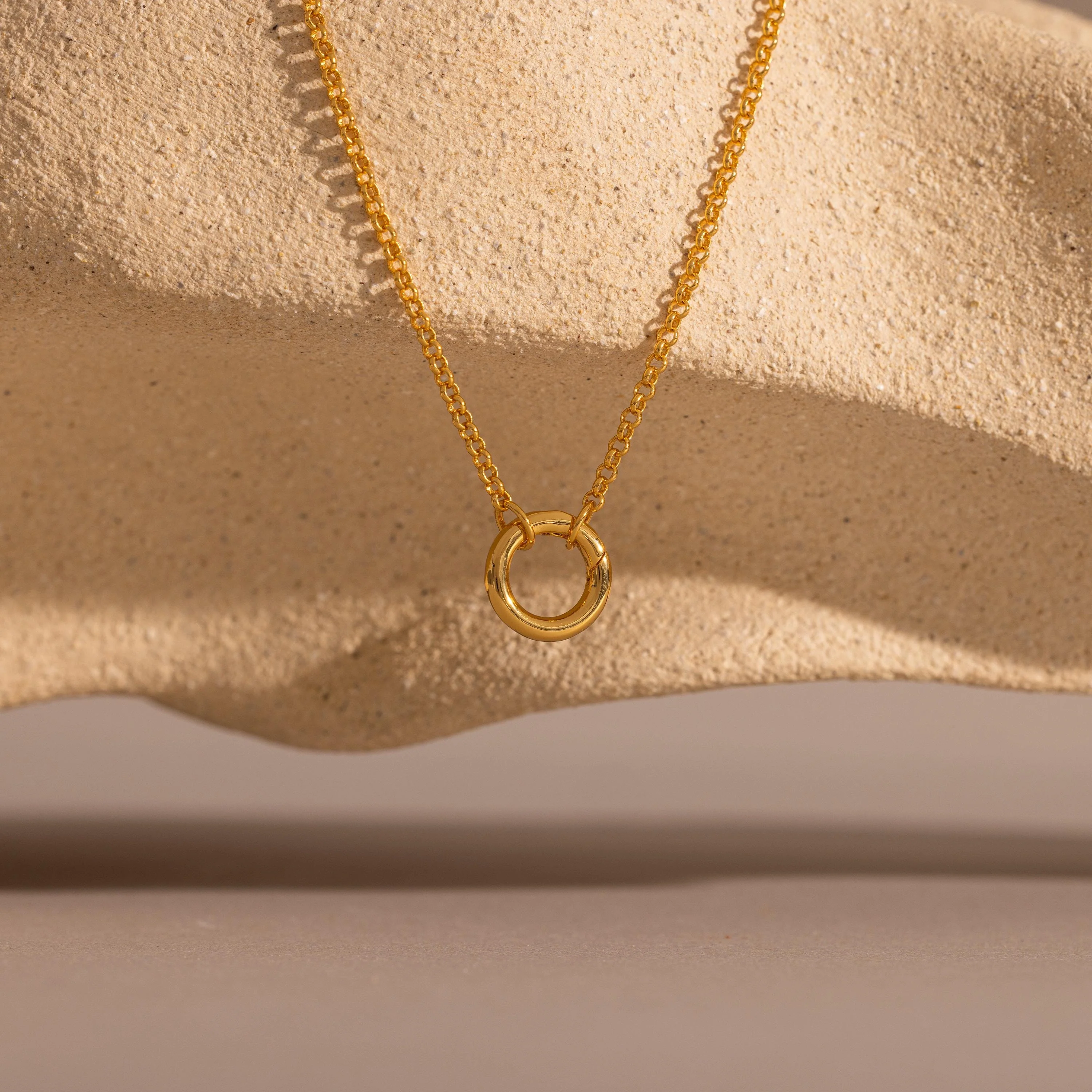 Cable Circle Charm Necklace