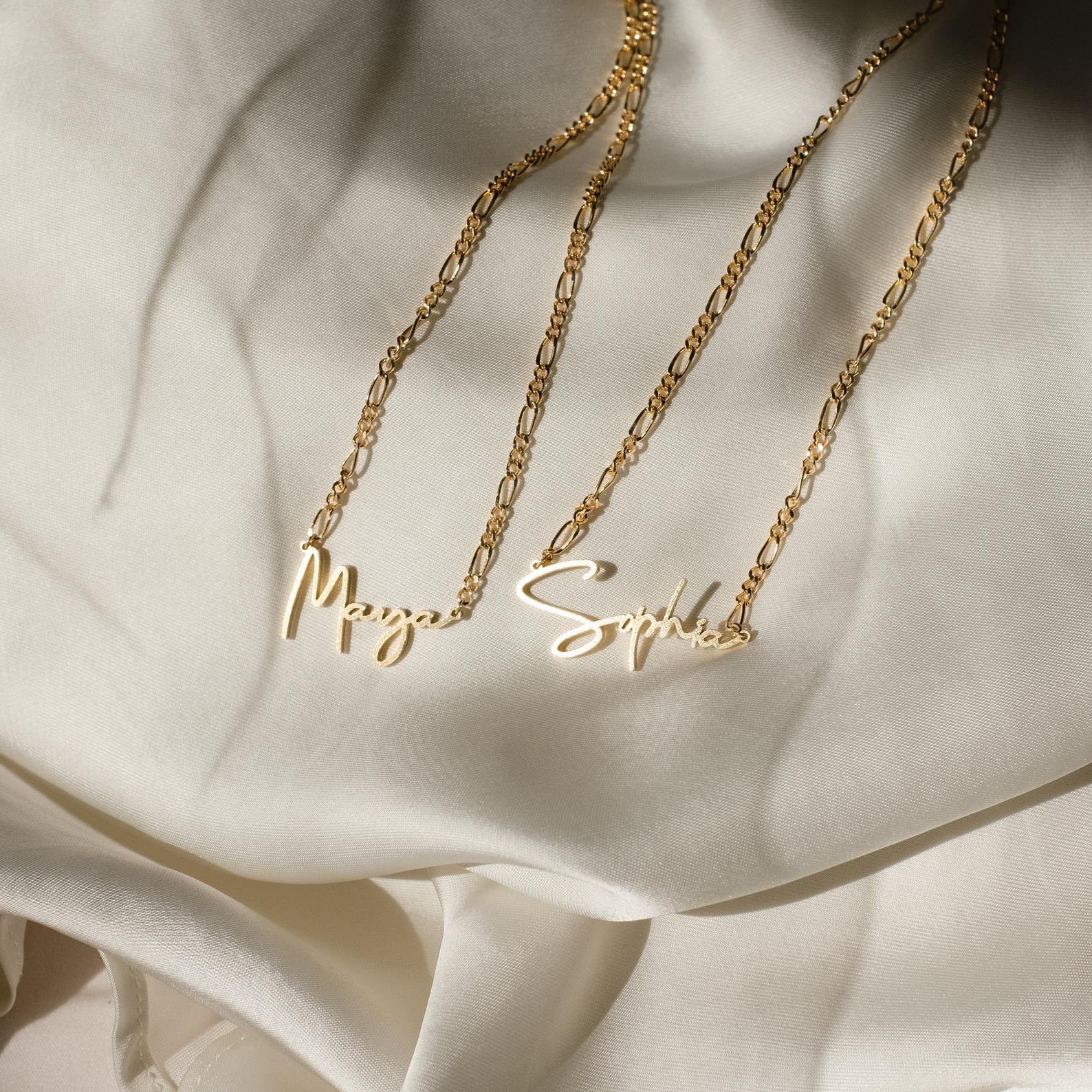 Carrie Figaro Chain Name Necklace - Image 2