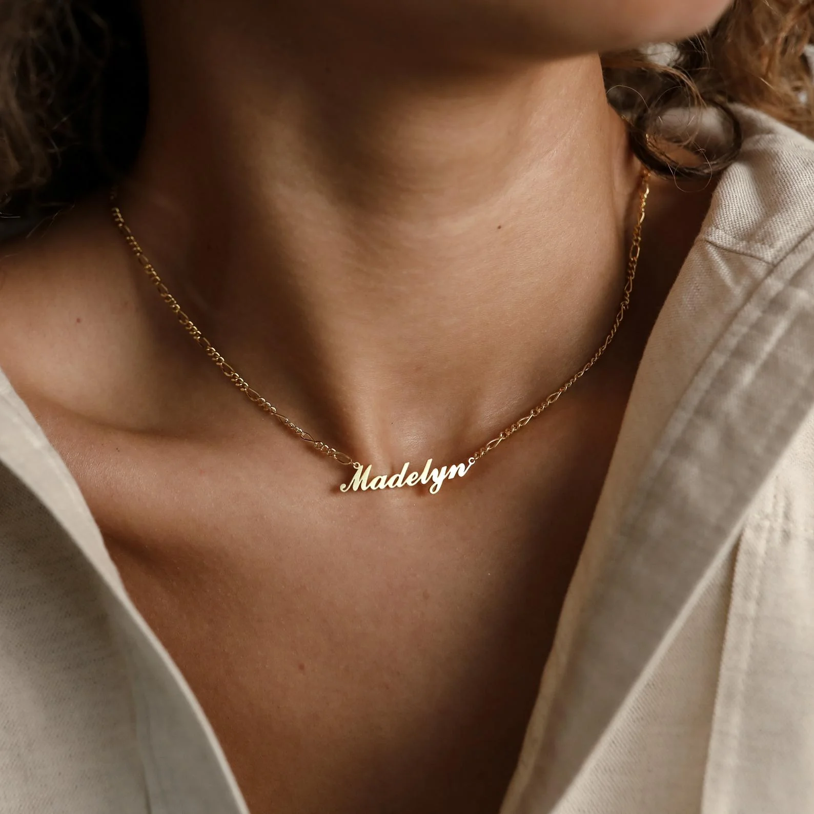 Carrie Figaro Chain Name Necklace - Image 7