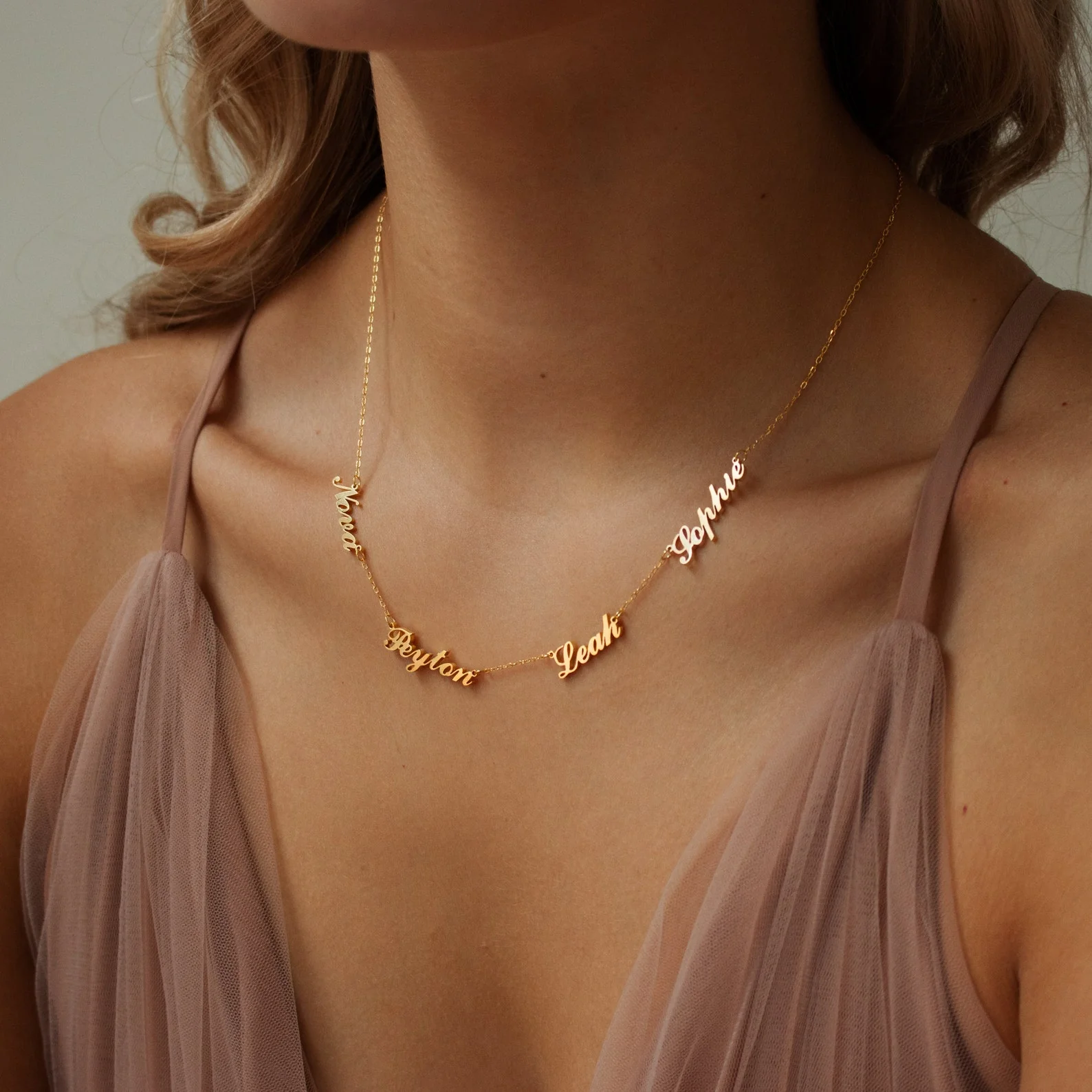 Carrie Multiple Name Necklace - Image 3