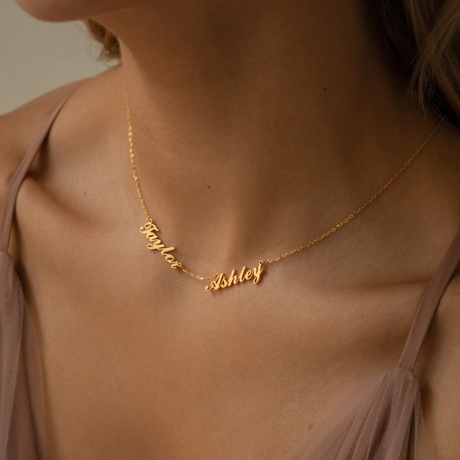 Carrie Multiple Name Necklace - Image 5