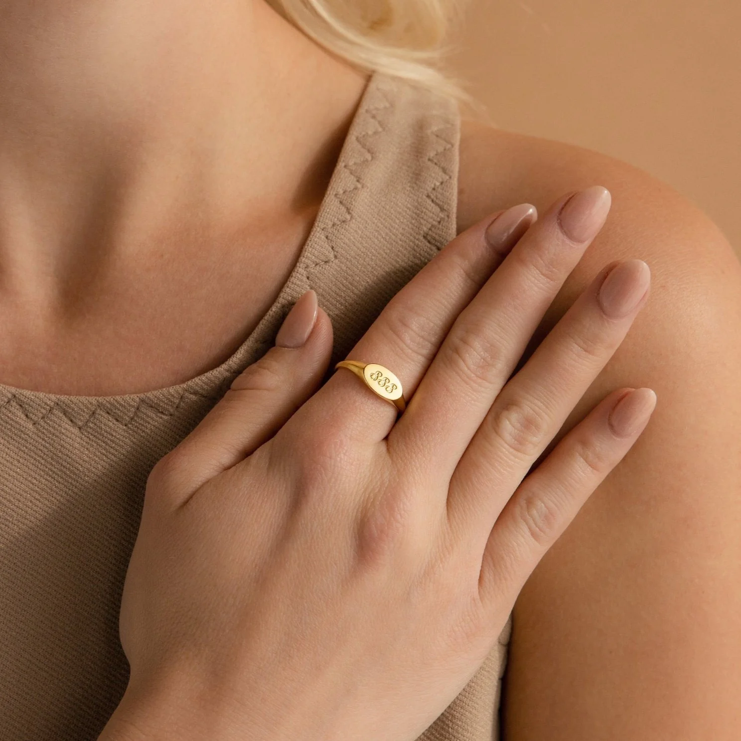 Carrie Signet Ring - Image 2