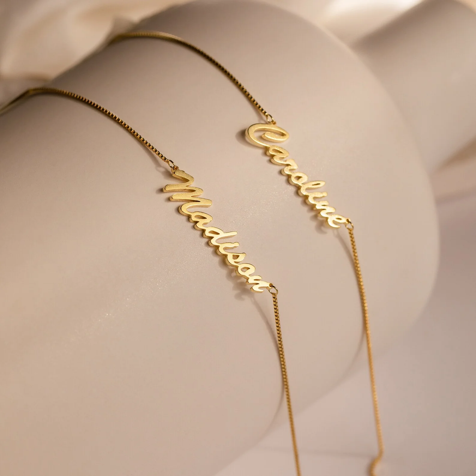 Casella Name Necklace in Box Chain - Image 7