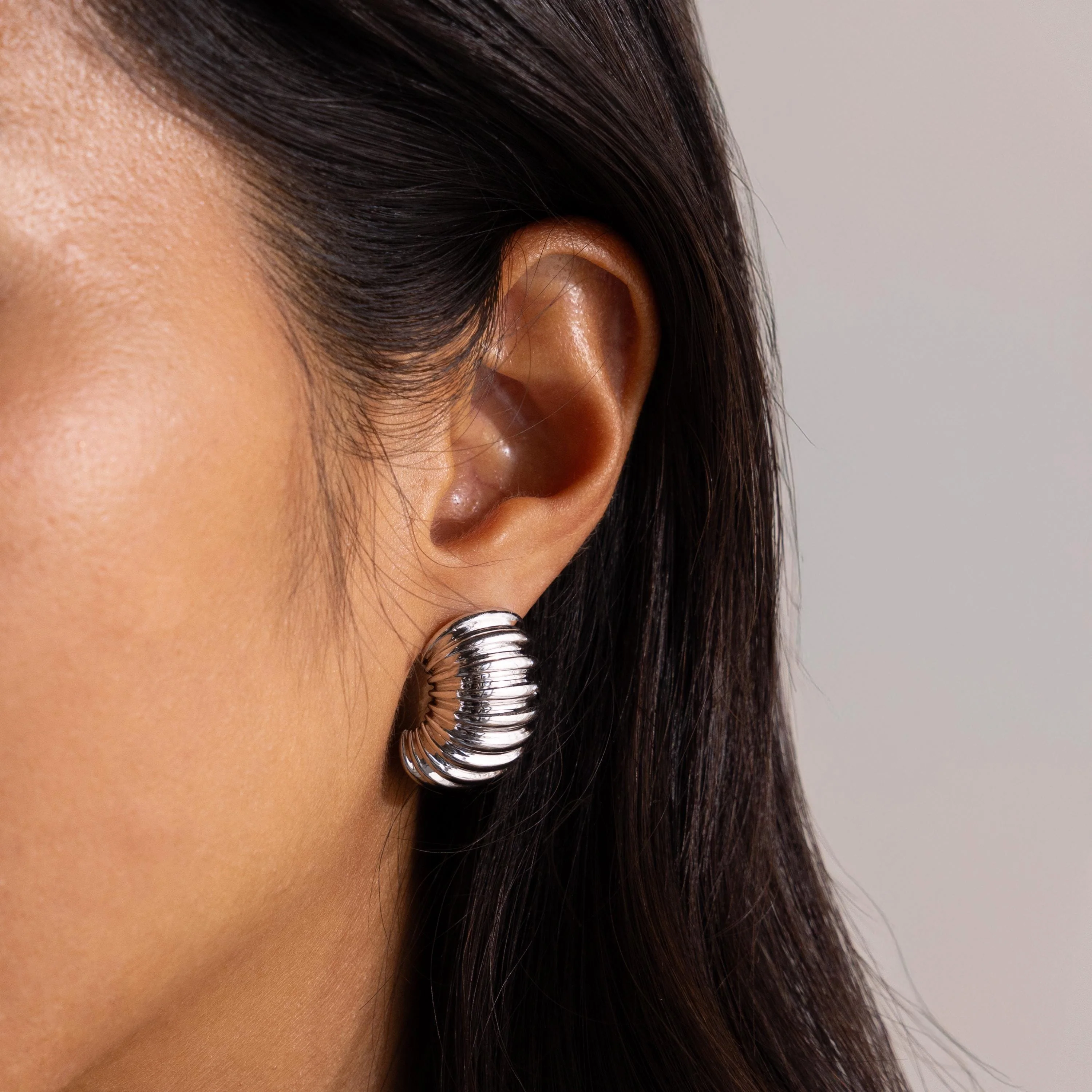 Chunky Ribbed Hoops in Silver - Image 2