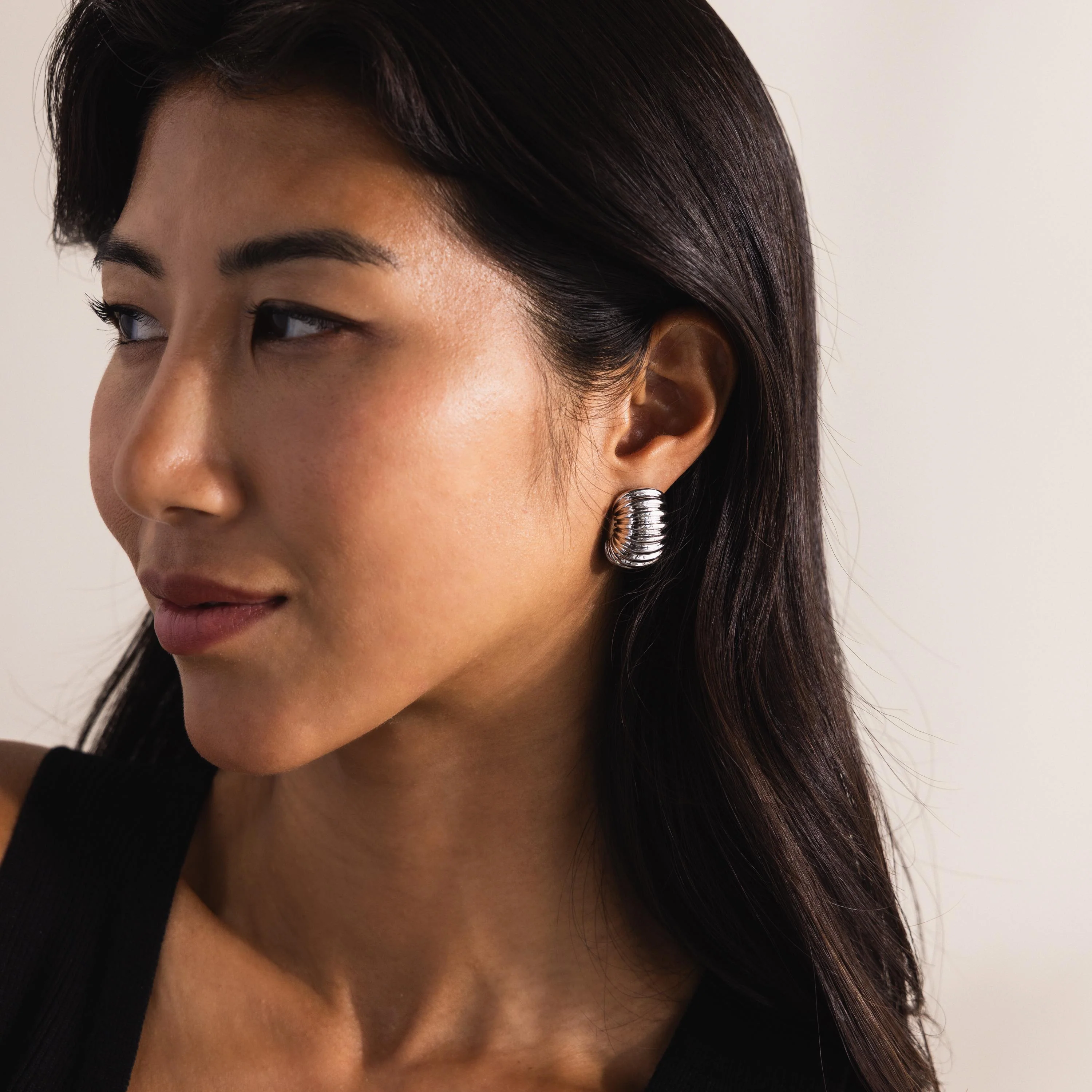 Chunky Ribbed Hoops in Silver - Image 4