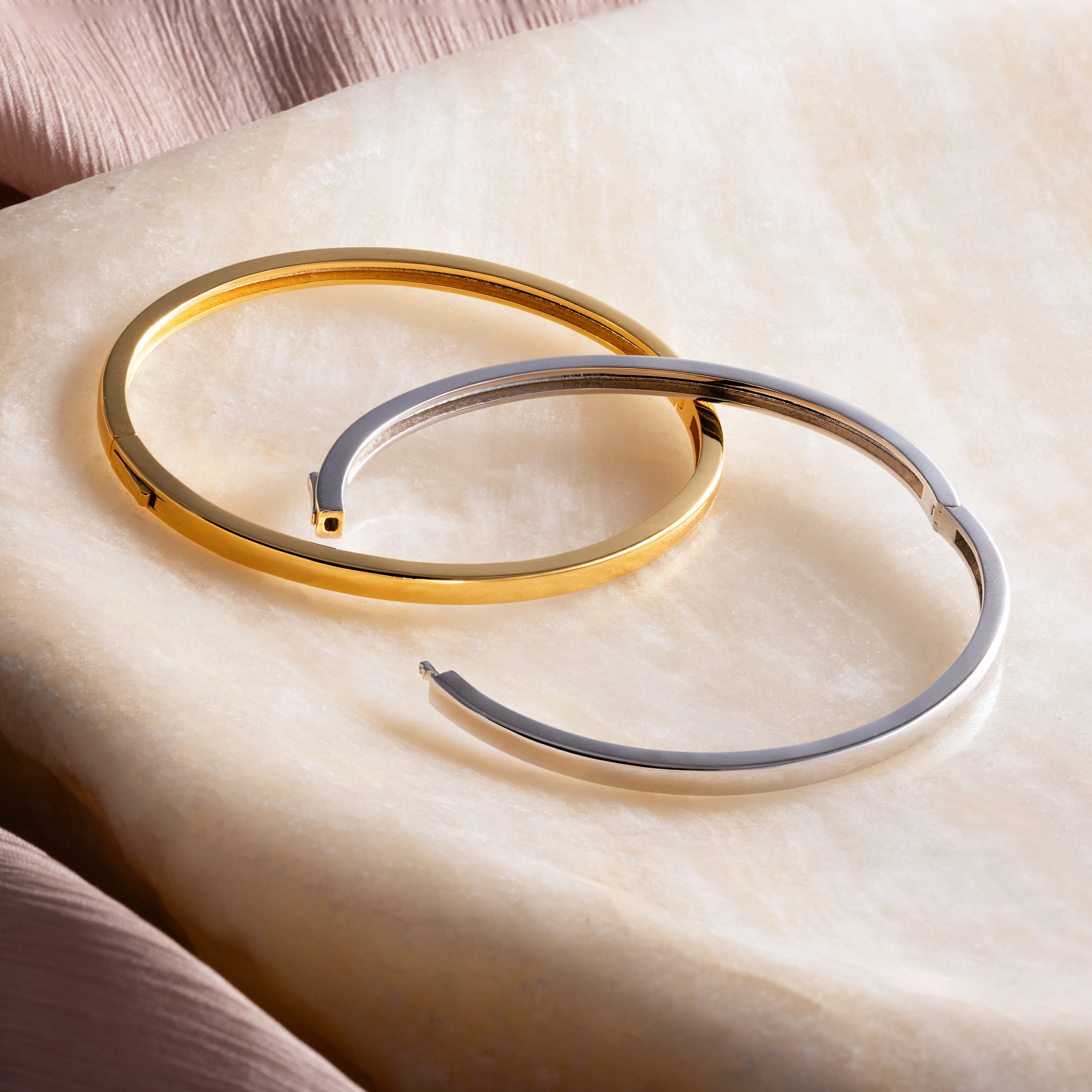Classic Bangle in 18K Gold - Image 3