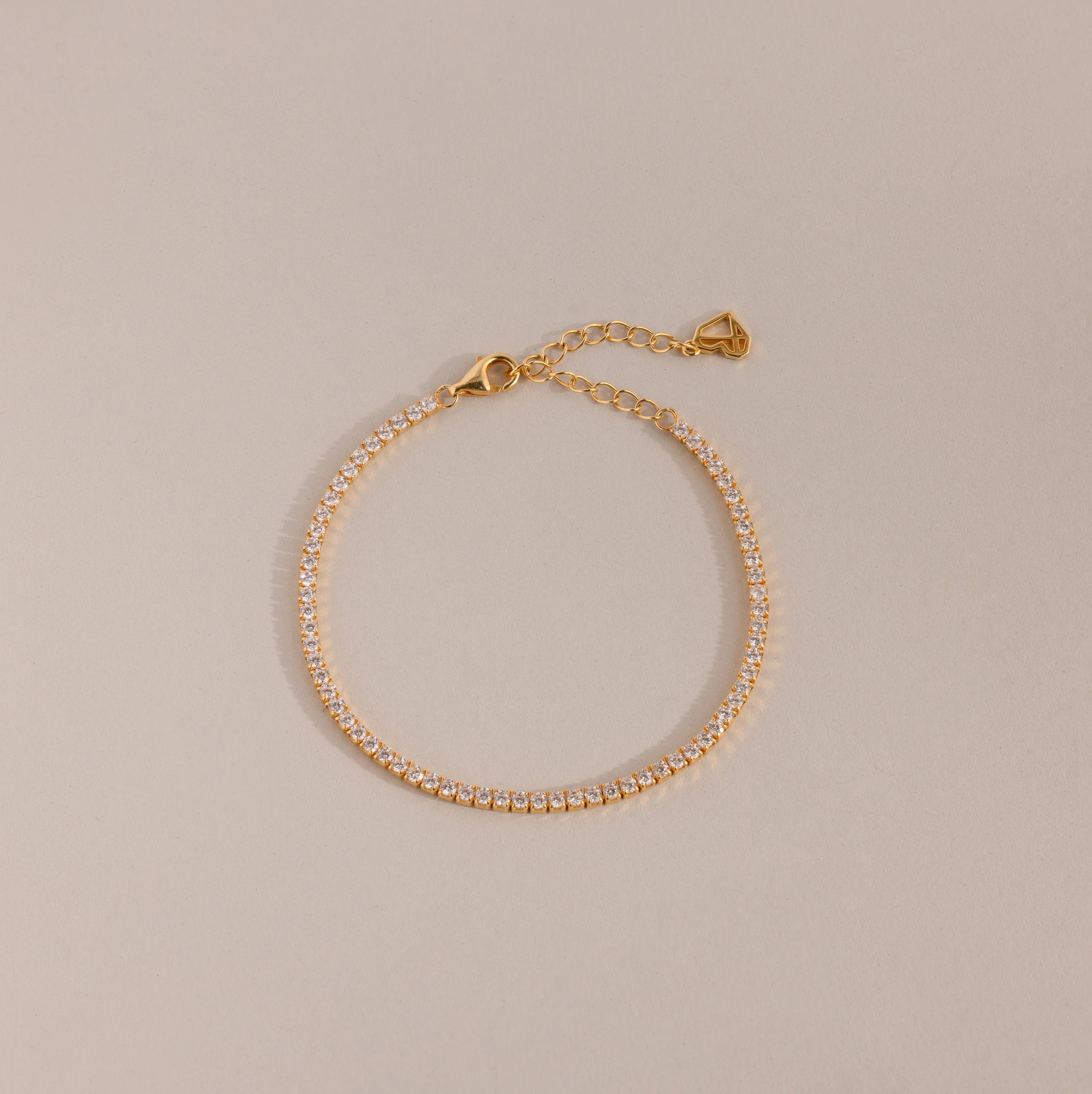 Classic Diamond Tennis Bracelet in 18K Gold