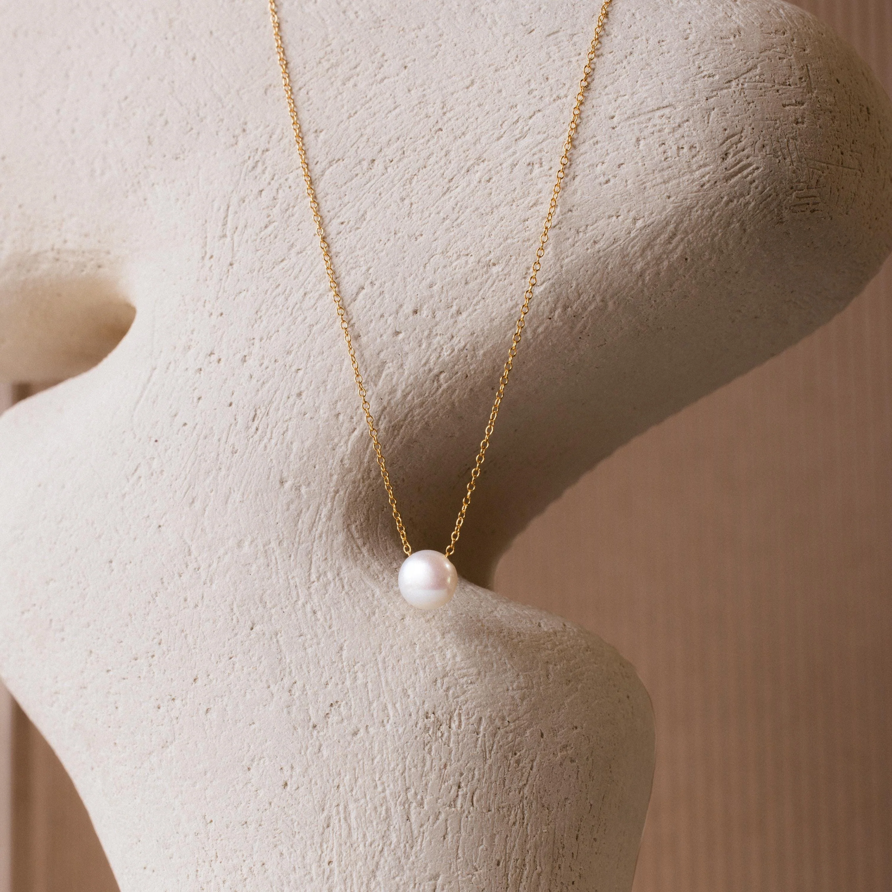 Classic Pearl Pendant Necklace - Image 2
