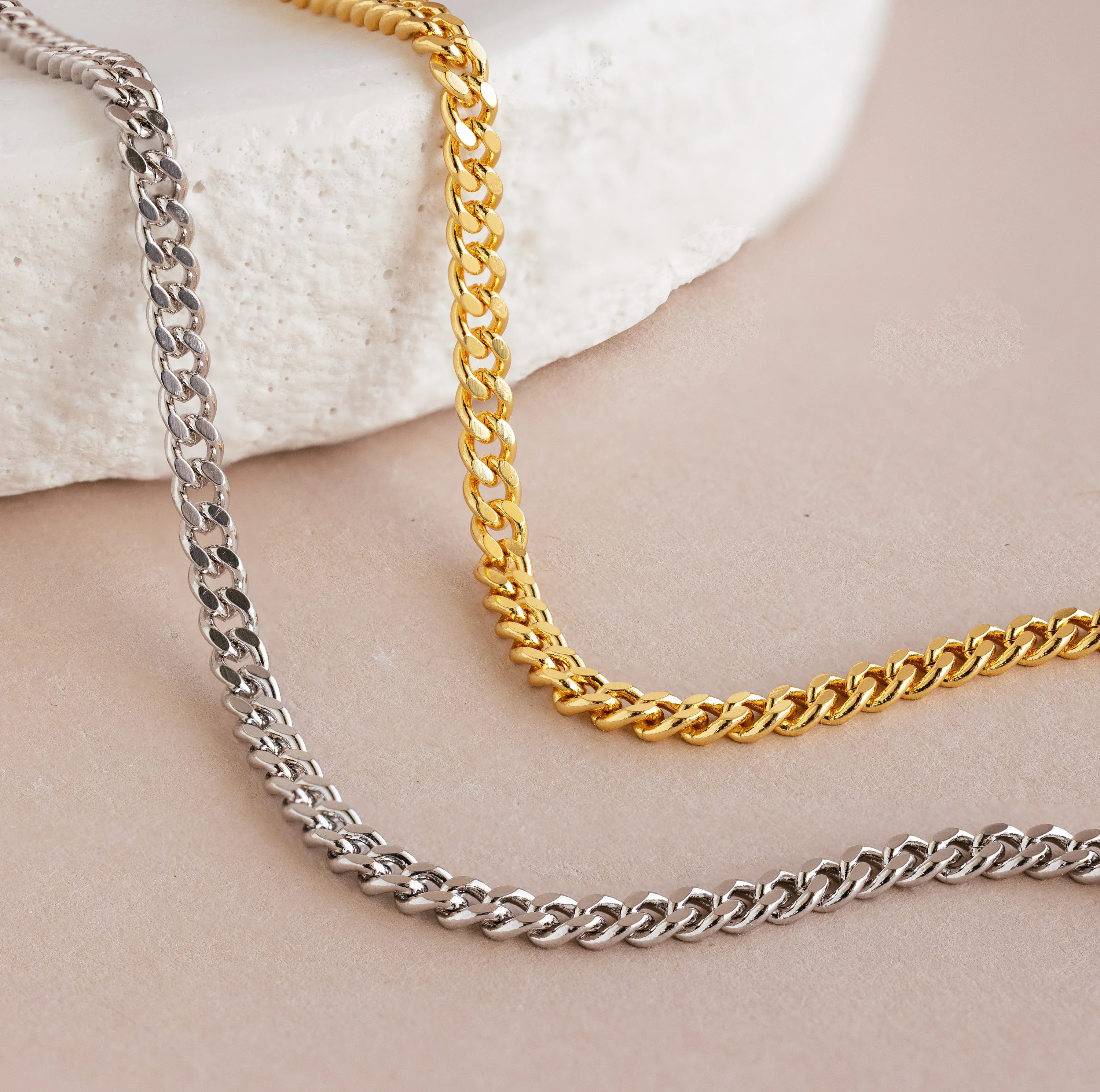Curb Chain Bracelet - Image 3