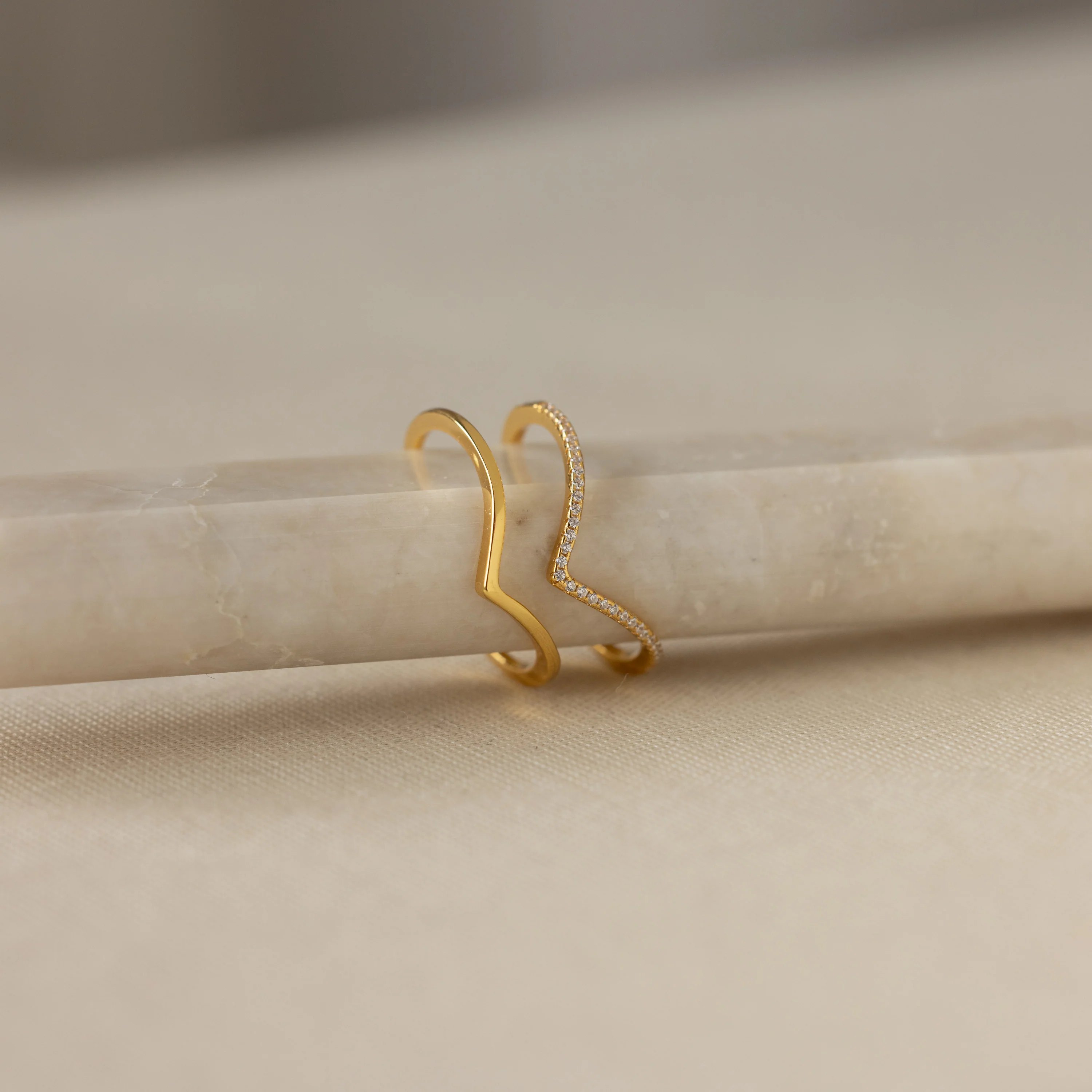 Curve Stacking Set in 18K Gold - Image 3