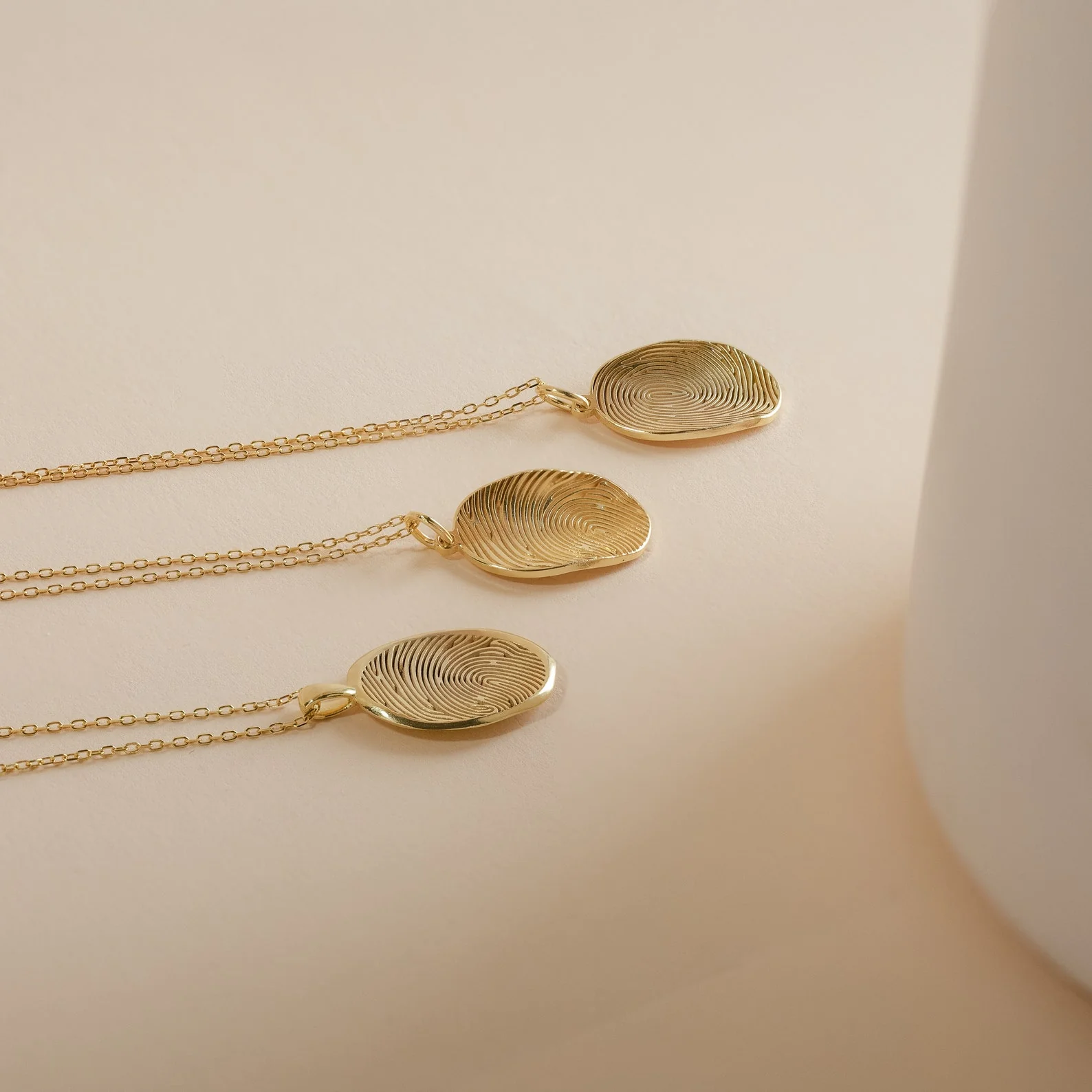 Custom Fingerprint Necklace in 18K Gold - Image 6