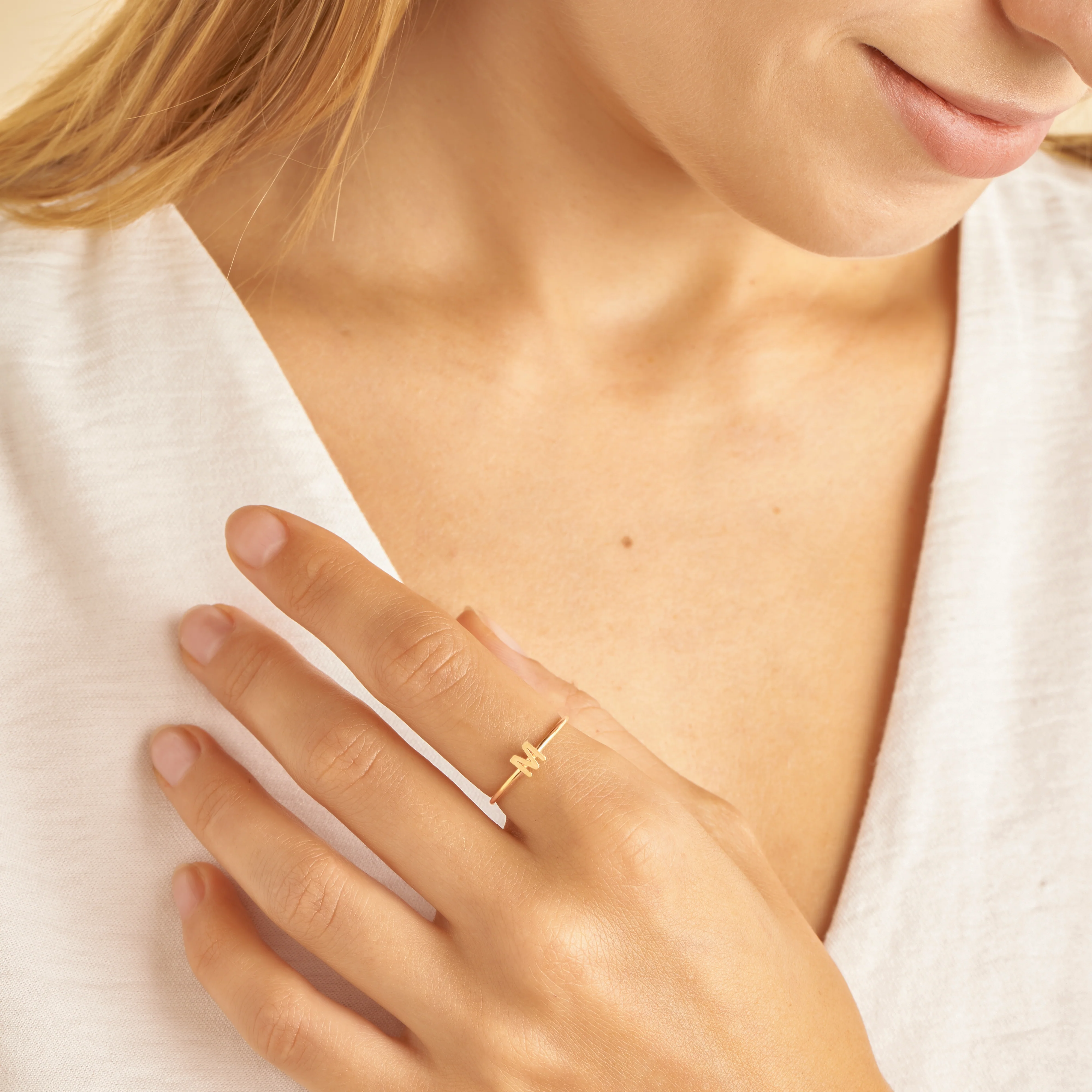 Alex Dainty Letter Ring in 18K Gold - Image 4