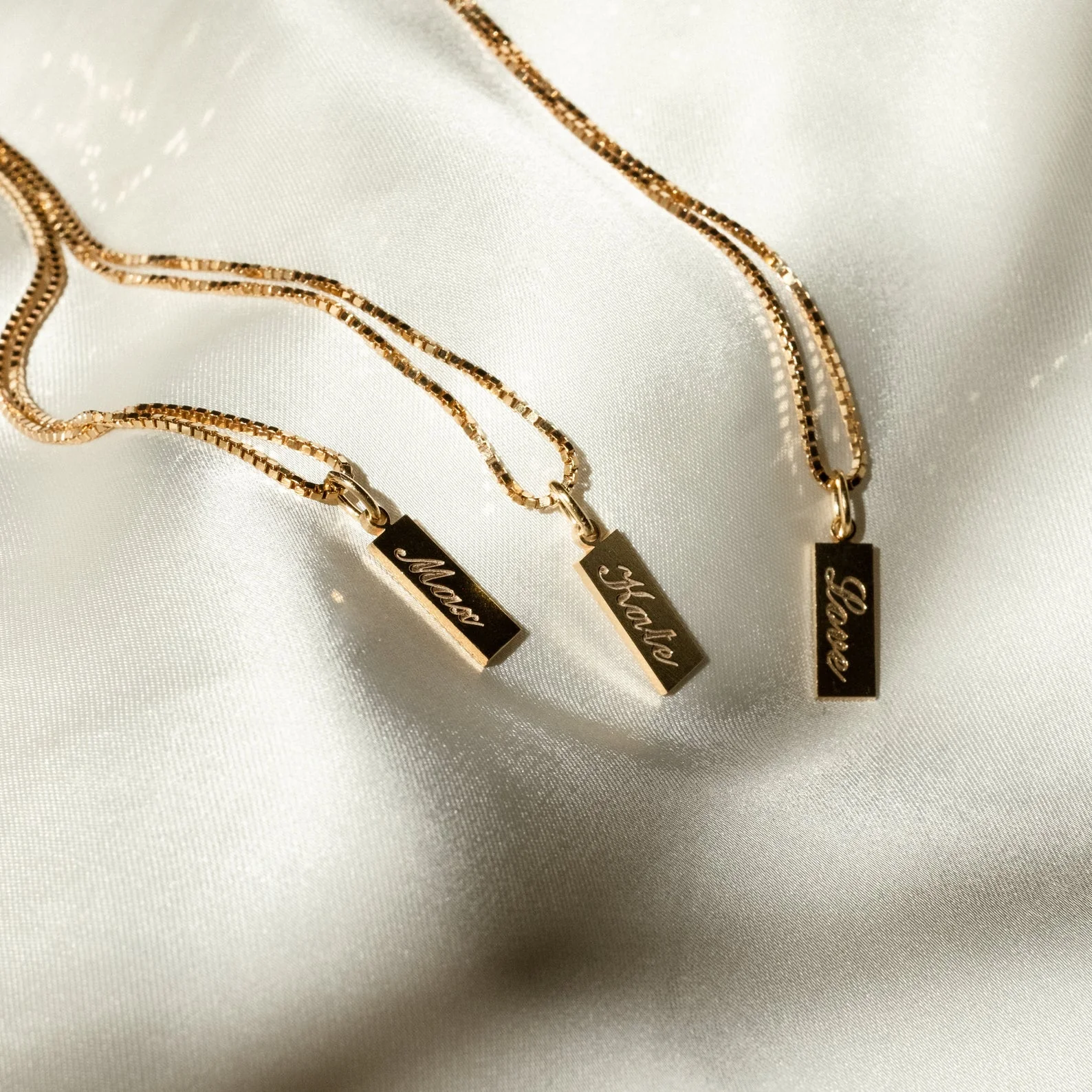 Dainty Tag Name Necklace - Image 2