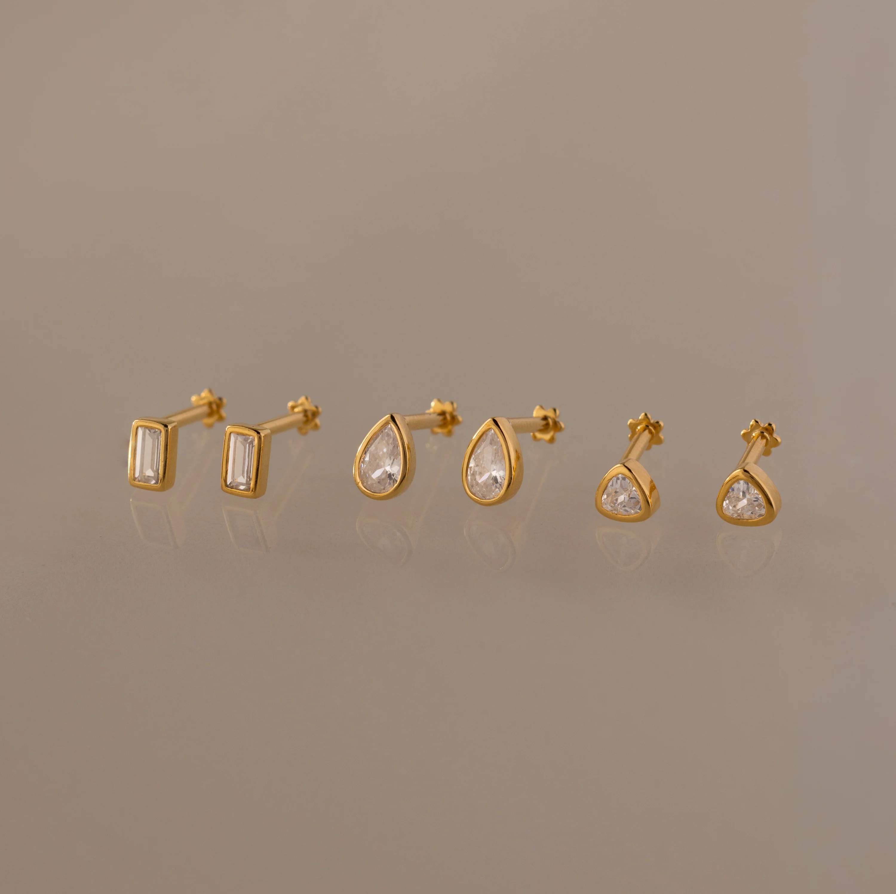 Diamond Bezel Flatback Studs Set in 18K Gold - Image 3