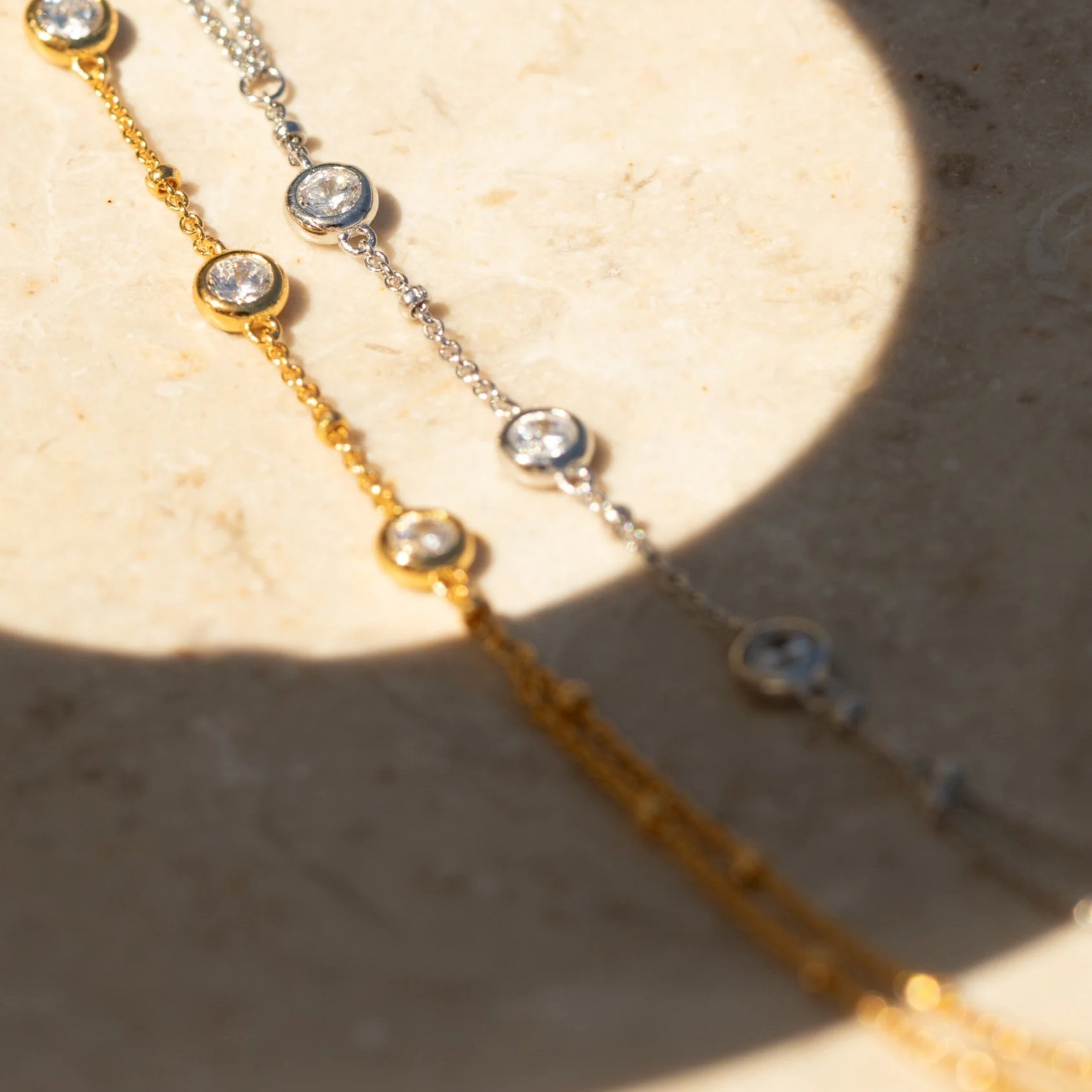 Diamond Bezel Hand Chain in Silver - Image 5
