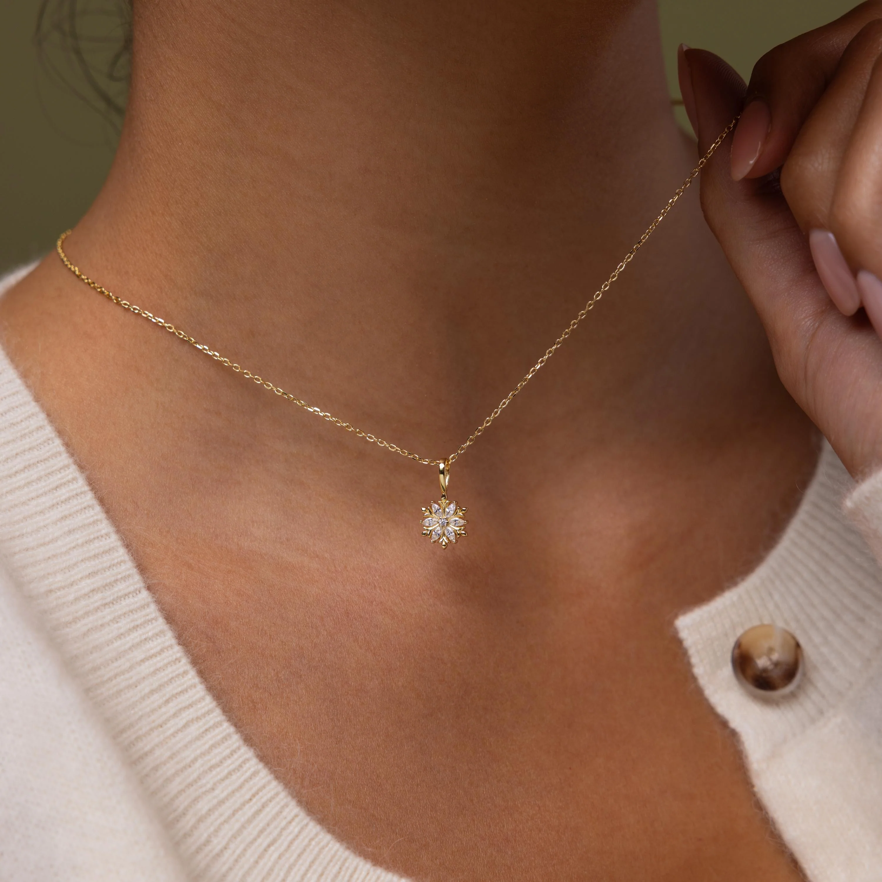 Diamond Poinsettia Necklace in 18K Gold - Image 2