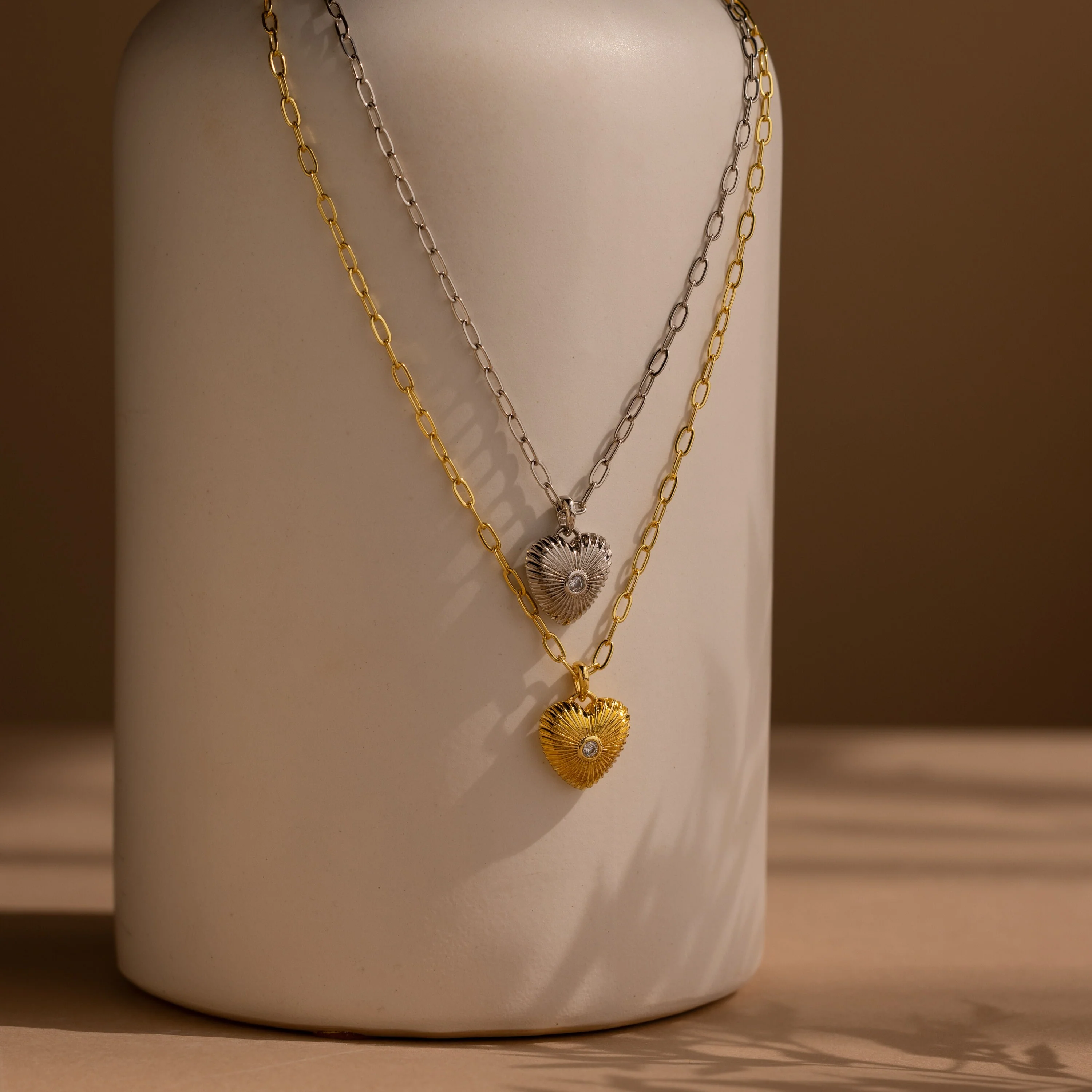 Diamond Ribbed Heart Necklace - Image 3