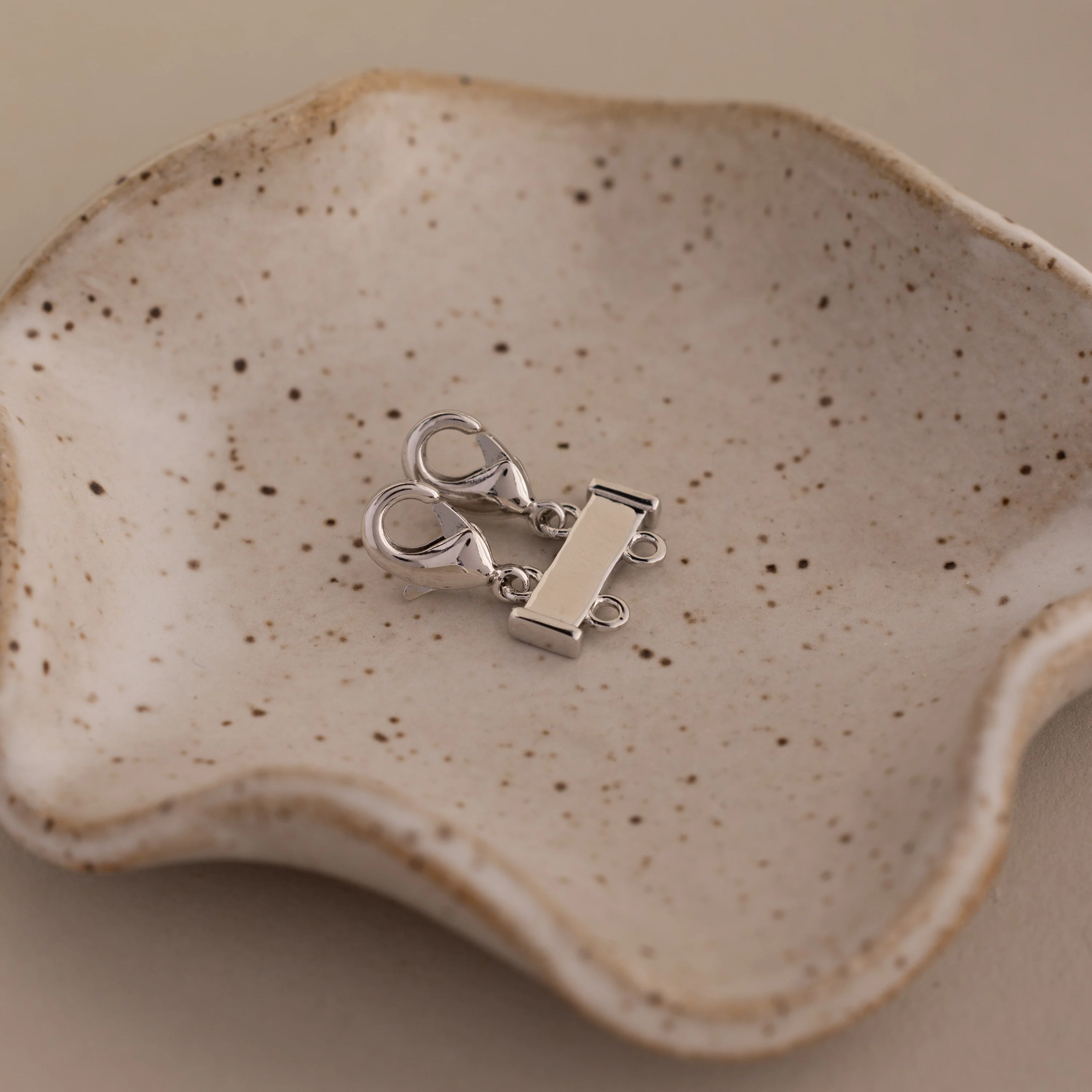 Double Layering Clasp in Silver