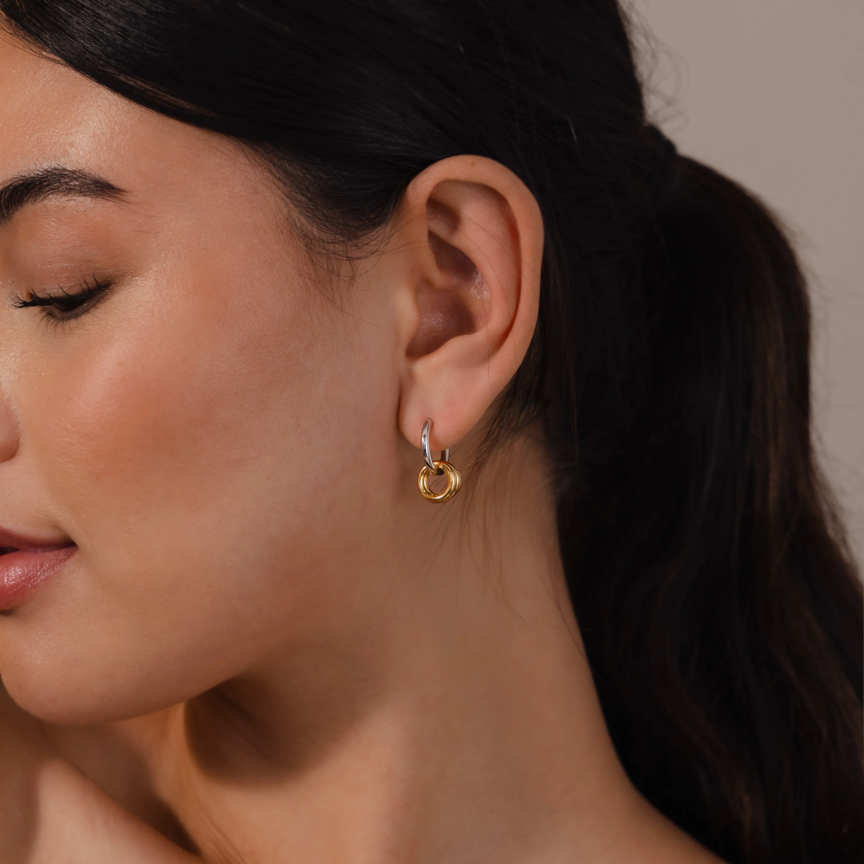 Duo Link Mixed Metal Hoops - Image 4