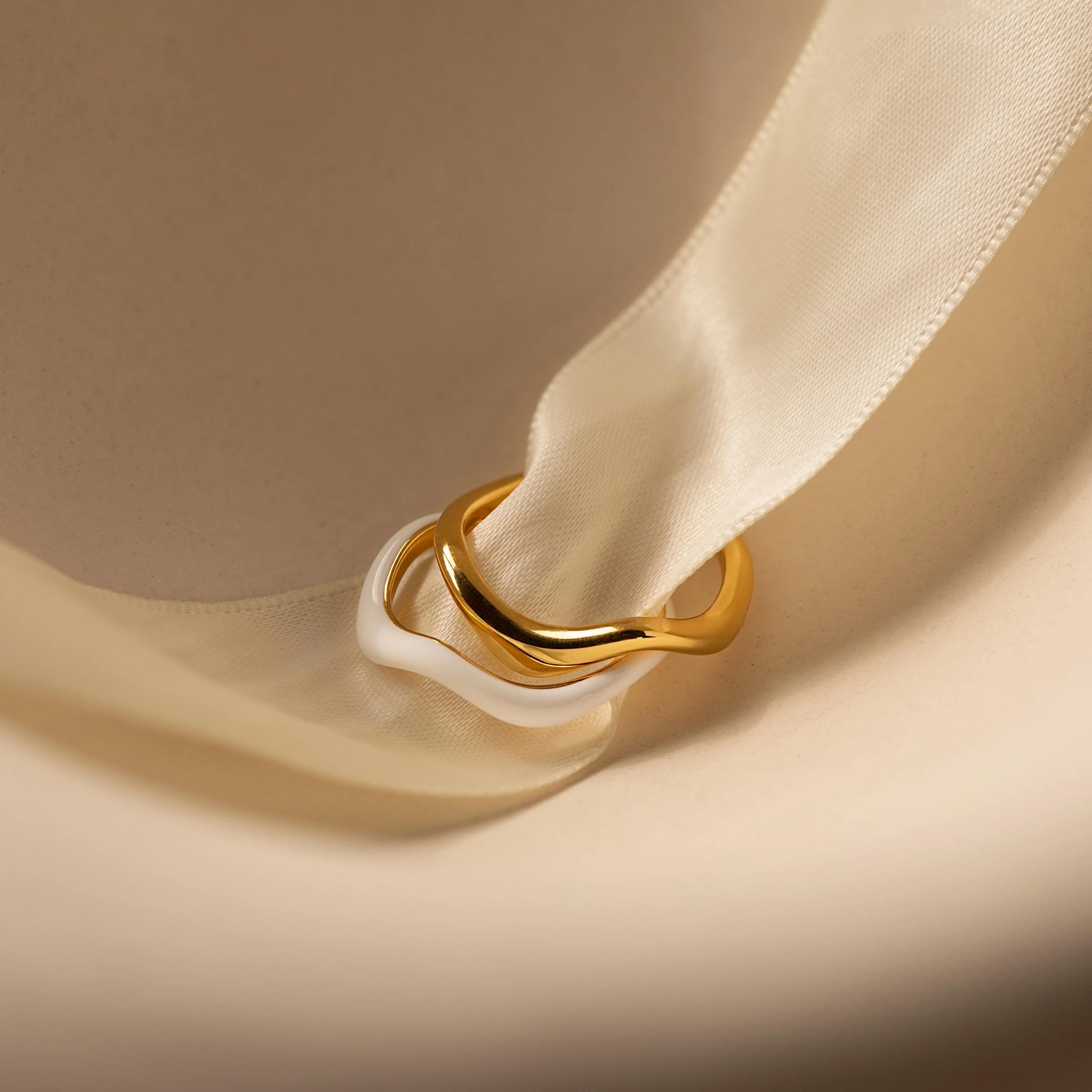 Duo Wave Ring Set - Image 3