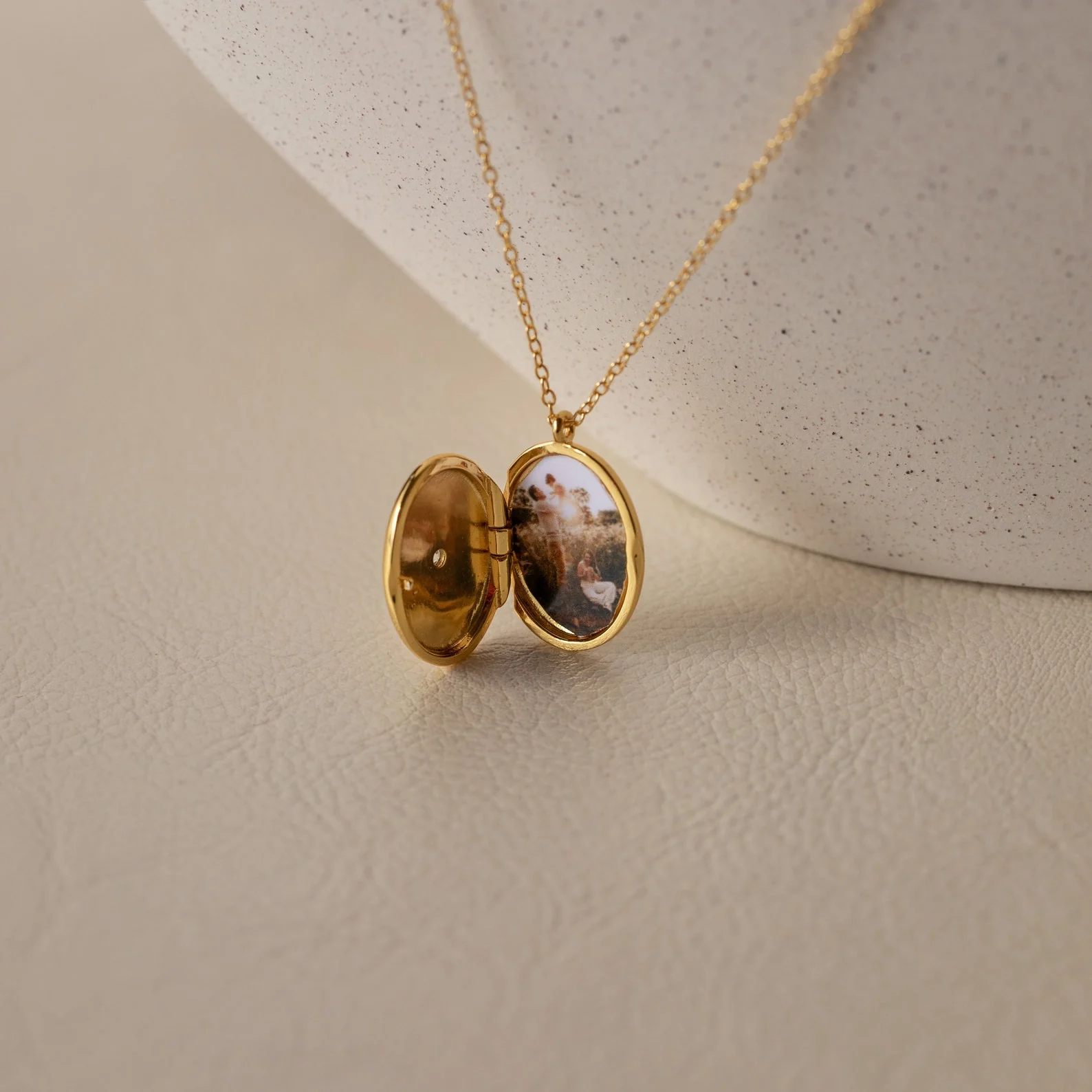 Eliza Oval Locket Necklace - Image 3