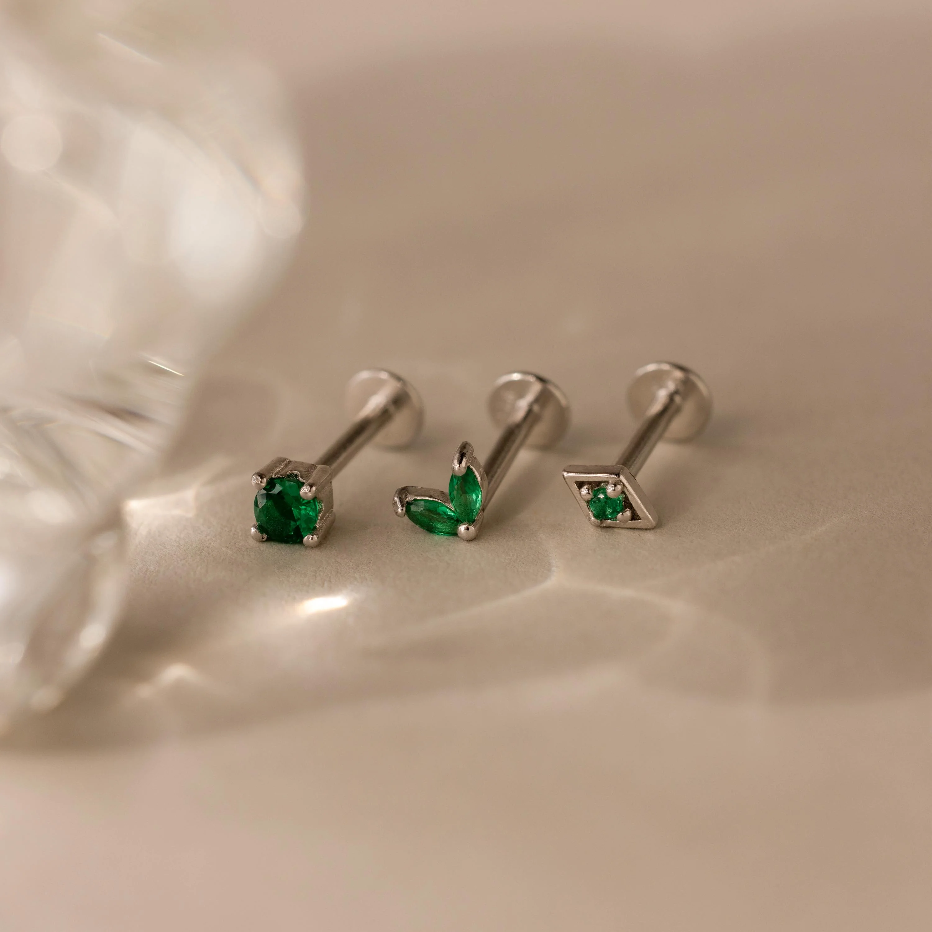 Emerald Flat Back Earring Set - Image 4