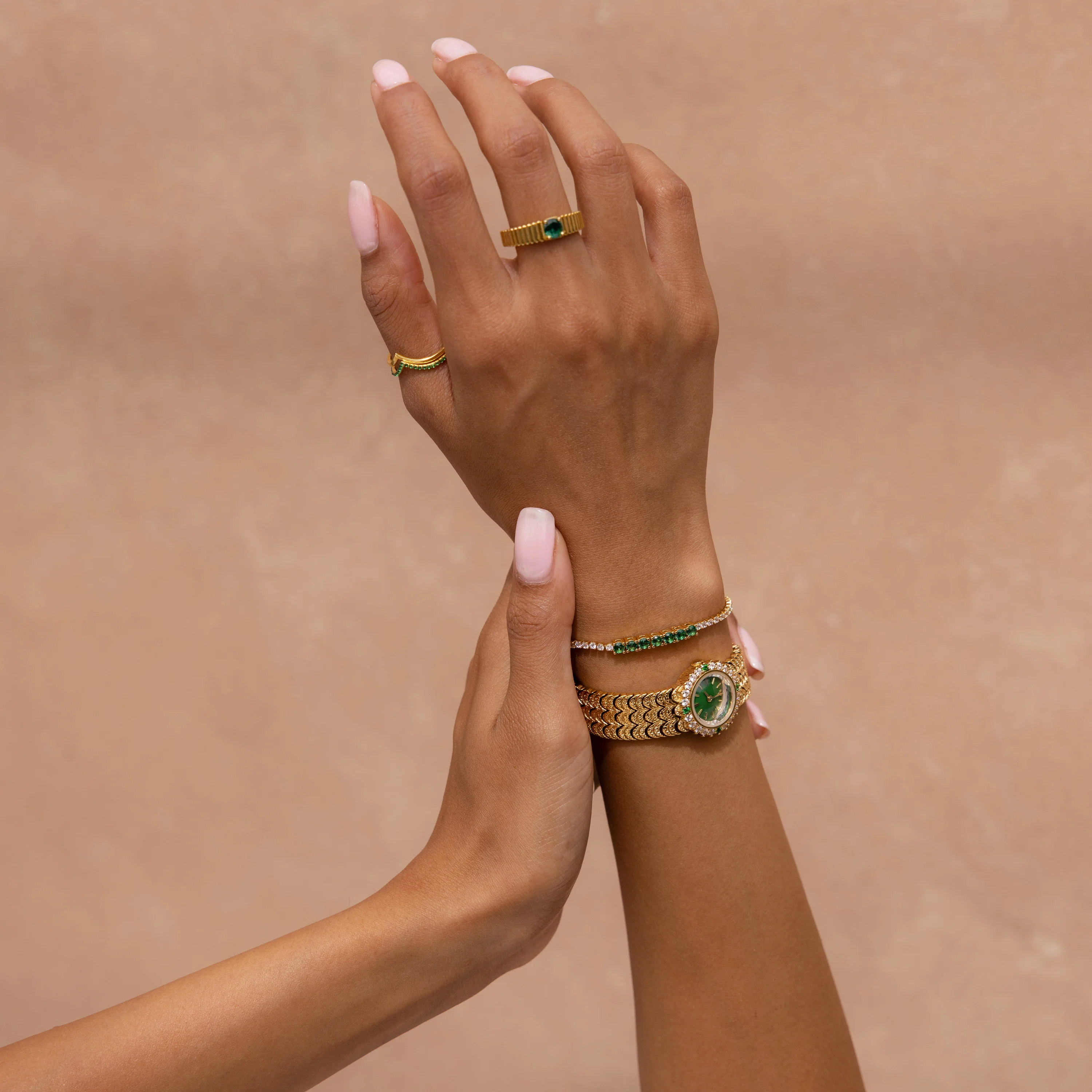 Emerald Scalloped Timepiece - Image 6