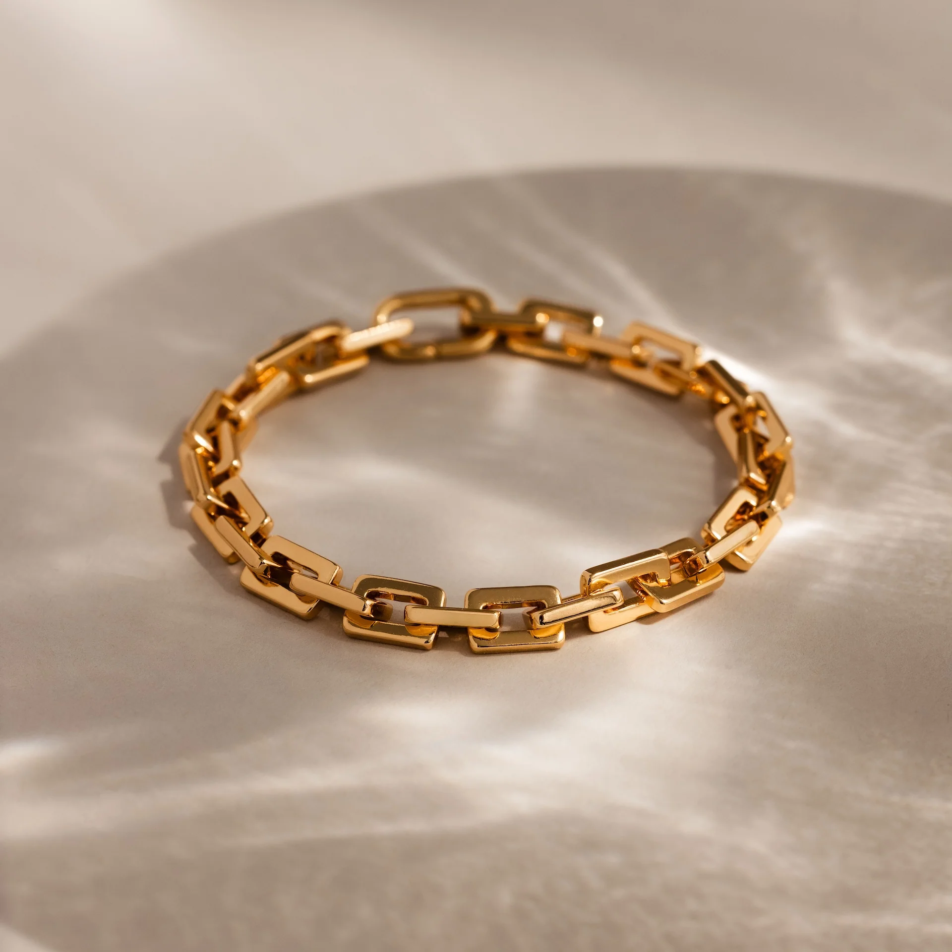 Eternal Link Bracelet in 18K Gold - Image 5