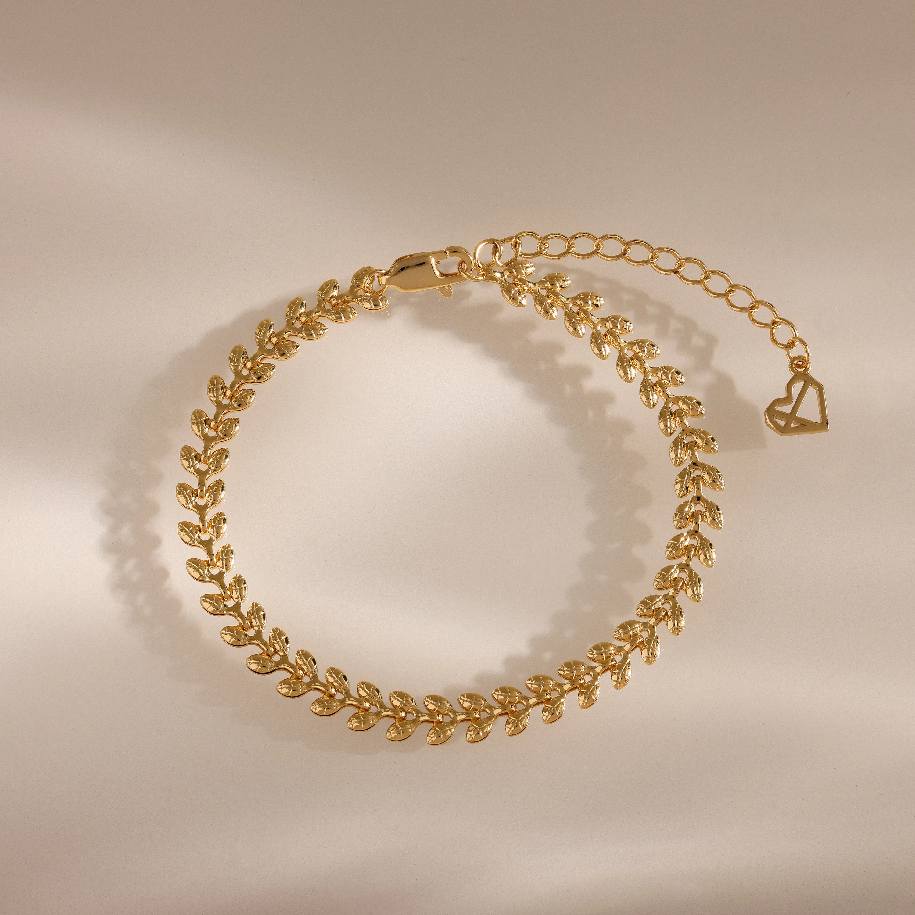 Fishtail Chain Bracelet in 18K Gold