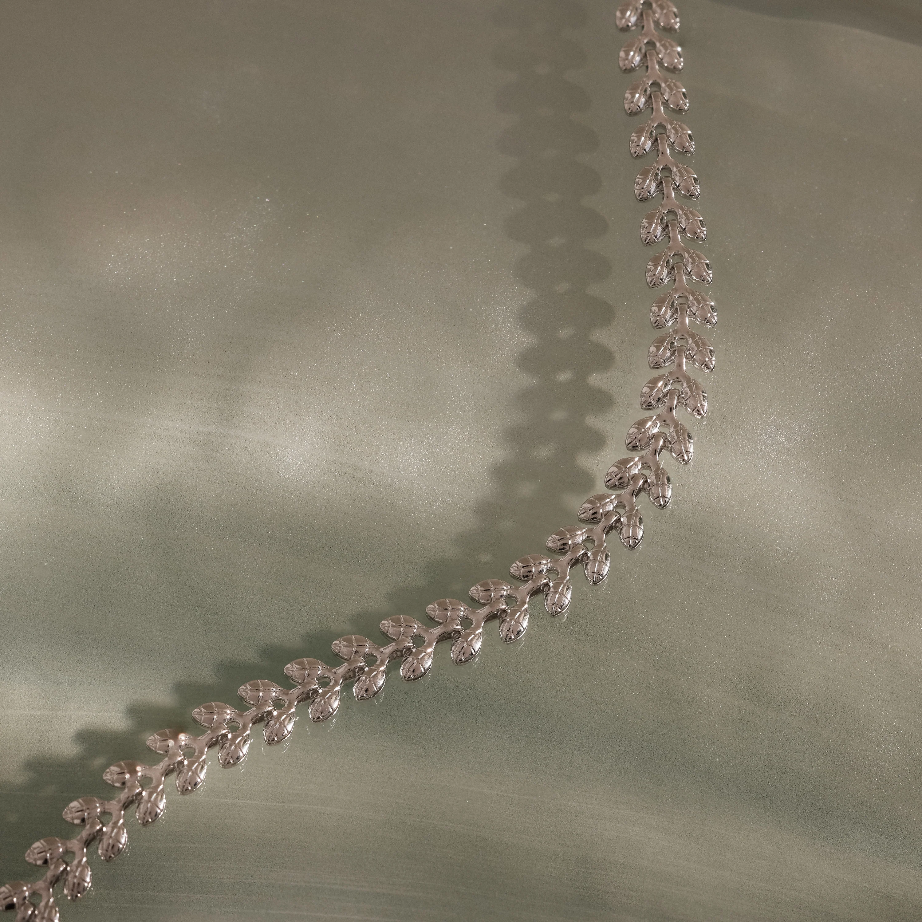 Fishtail Chain Bracelet in Silver - Image 5