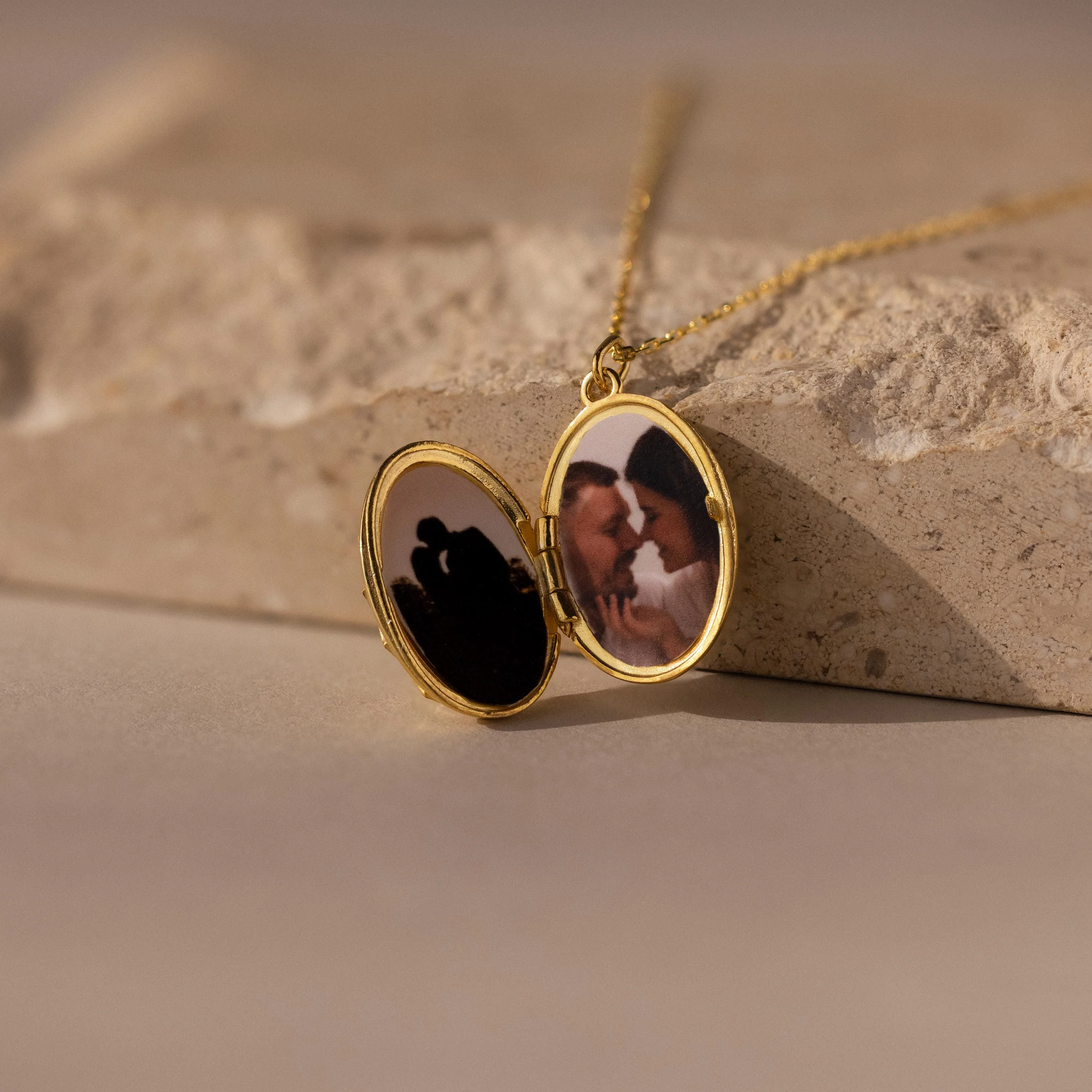 Floral Handwriting Locket Necklace in 18K Gold - Image 3