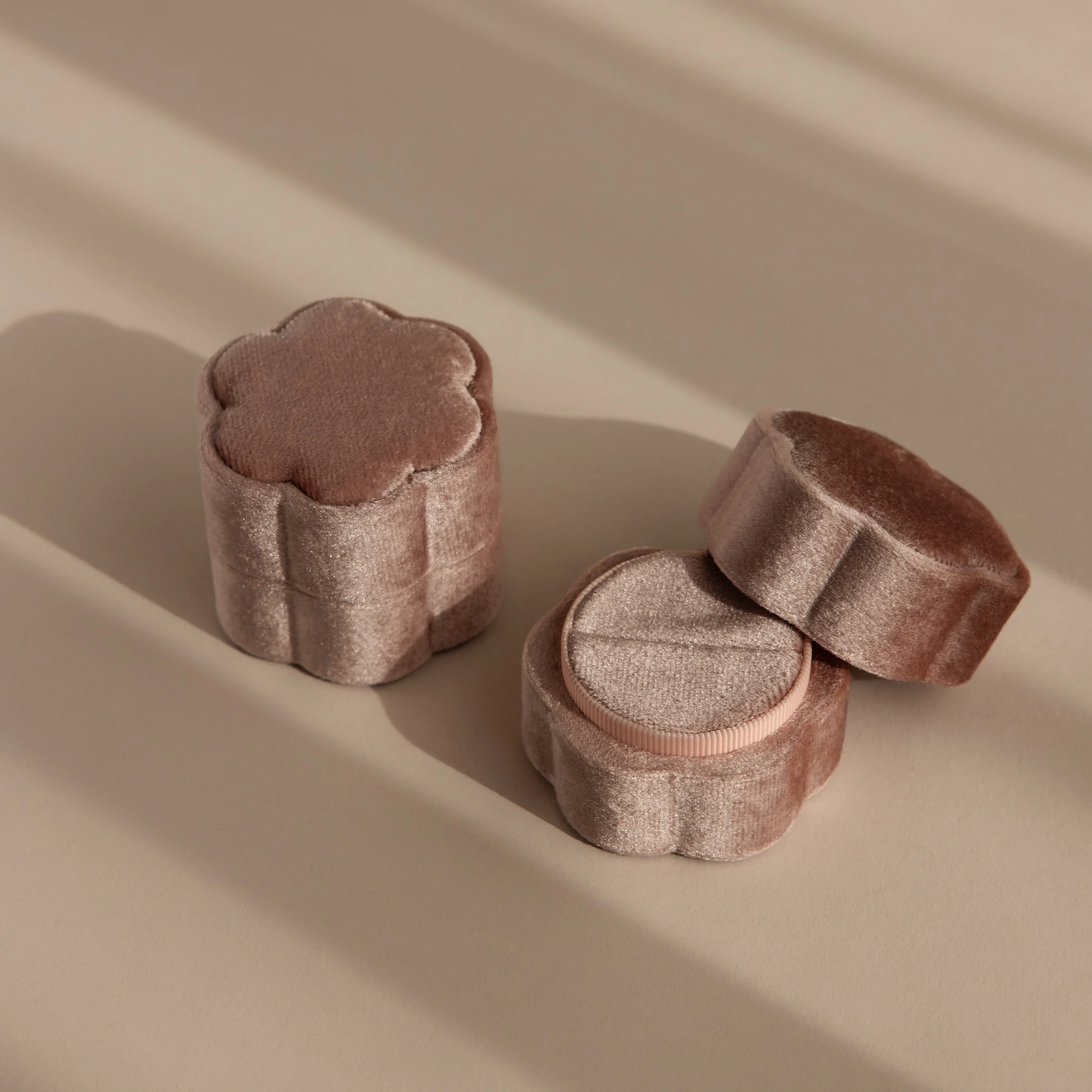 Flower Velvet Ring Box - Image 6